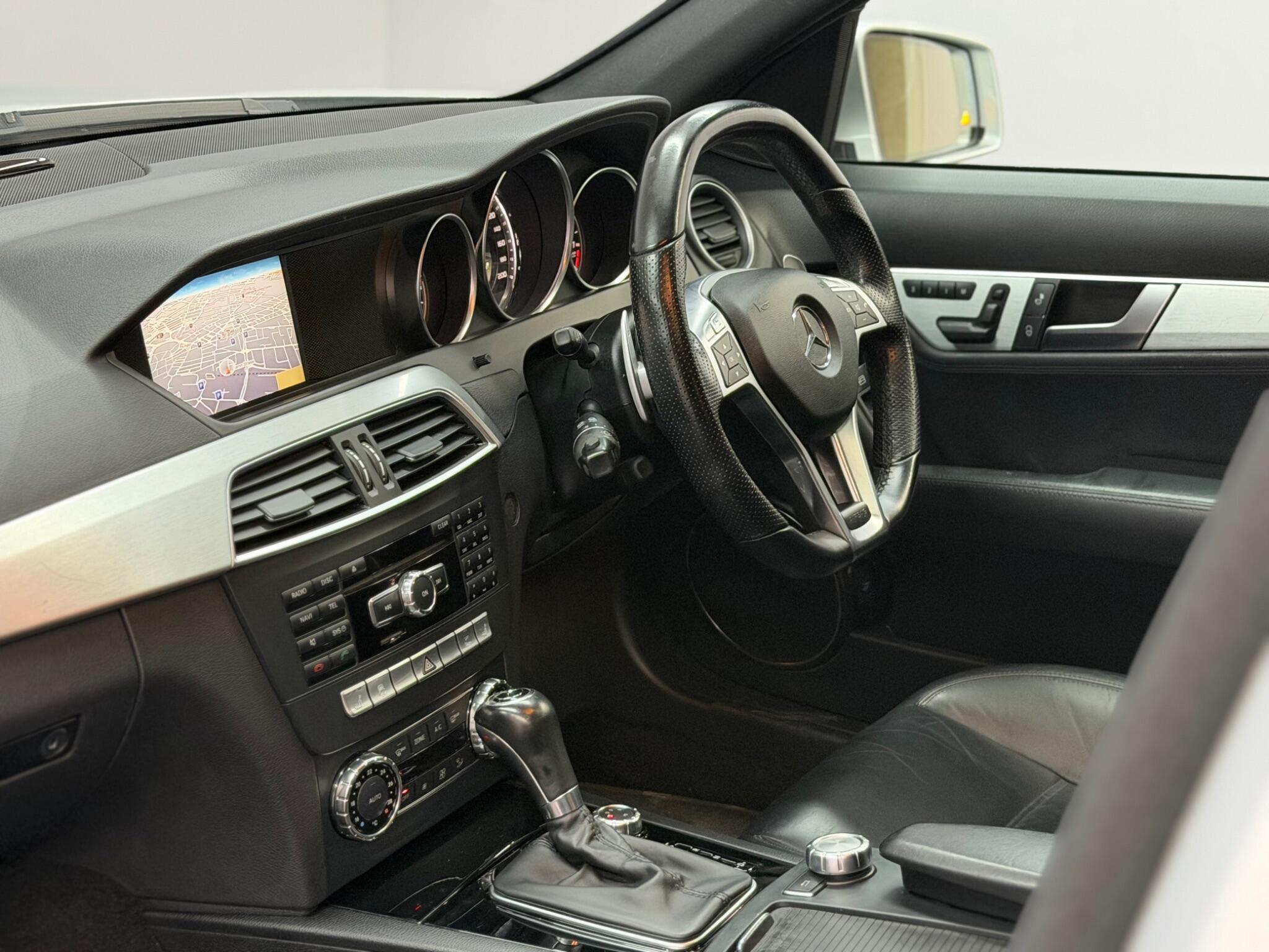 Mercedes-Benz C Class — image 21 of 32