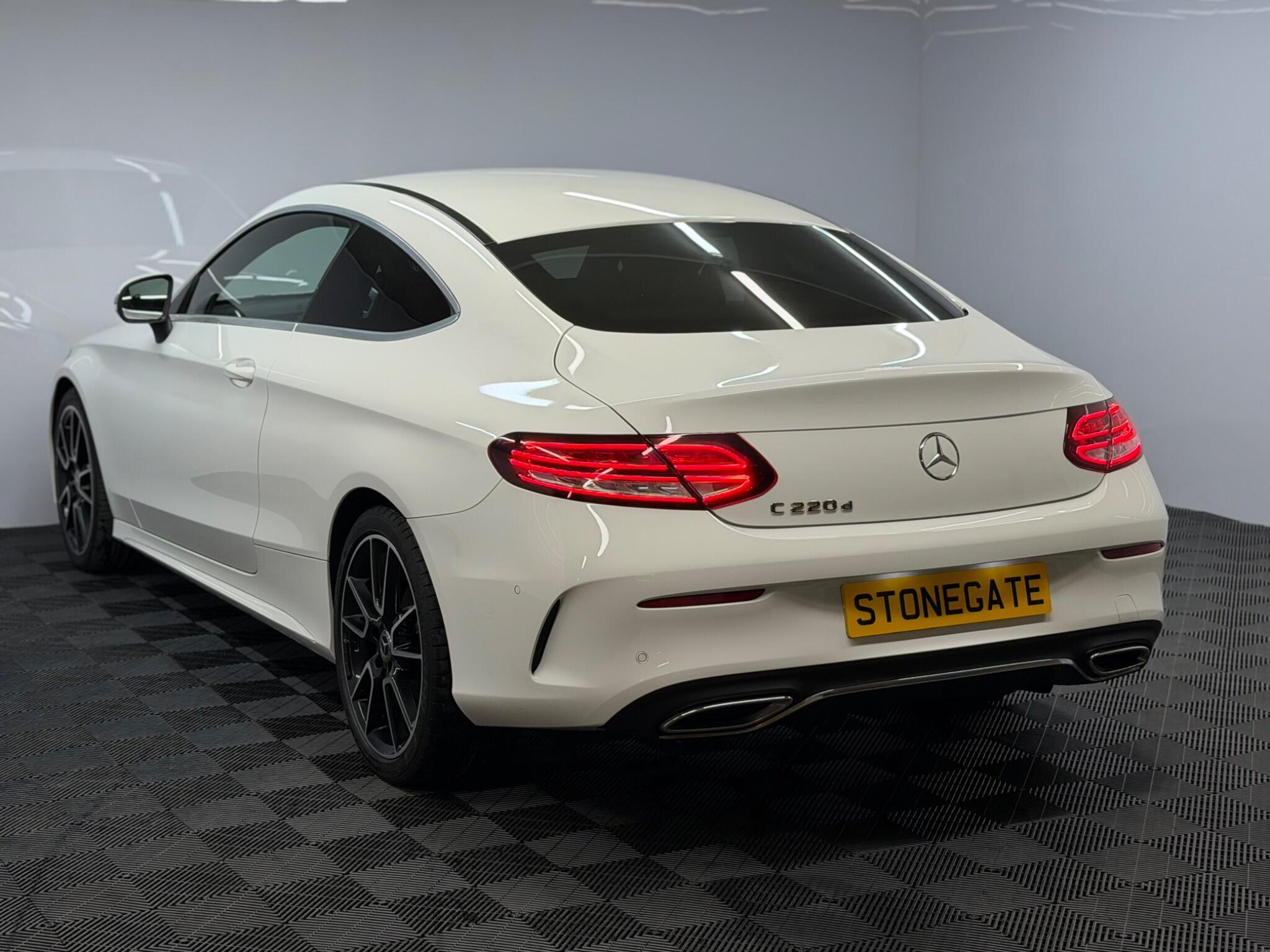 Mercedes-Benz C Class — image 2 of 5