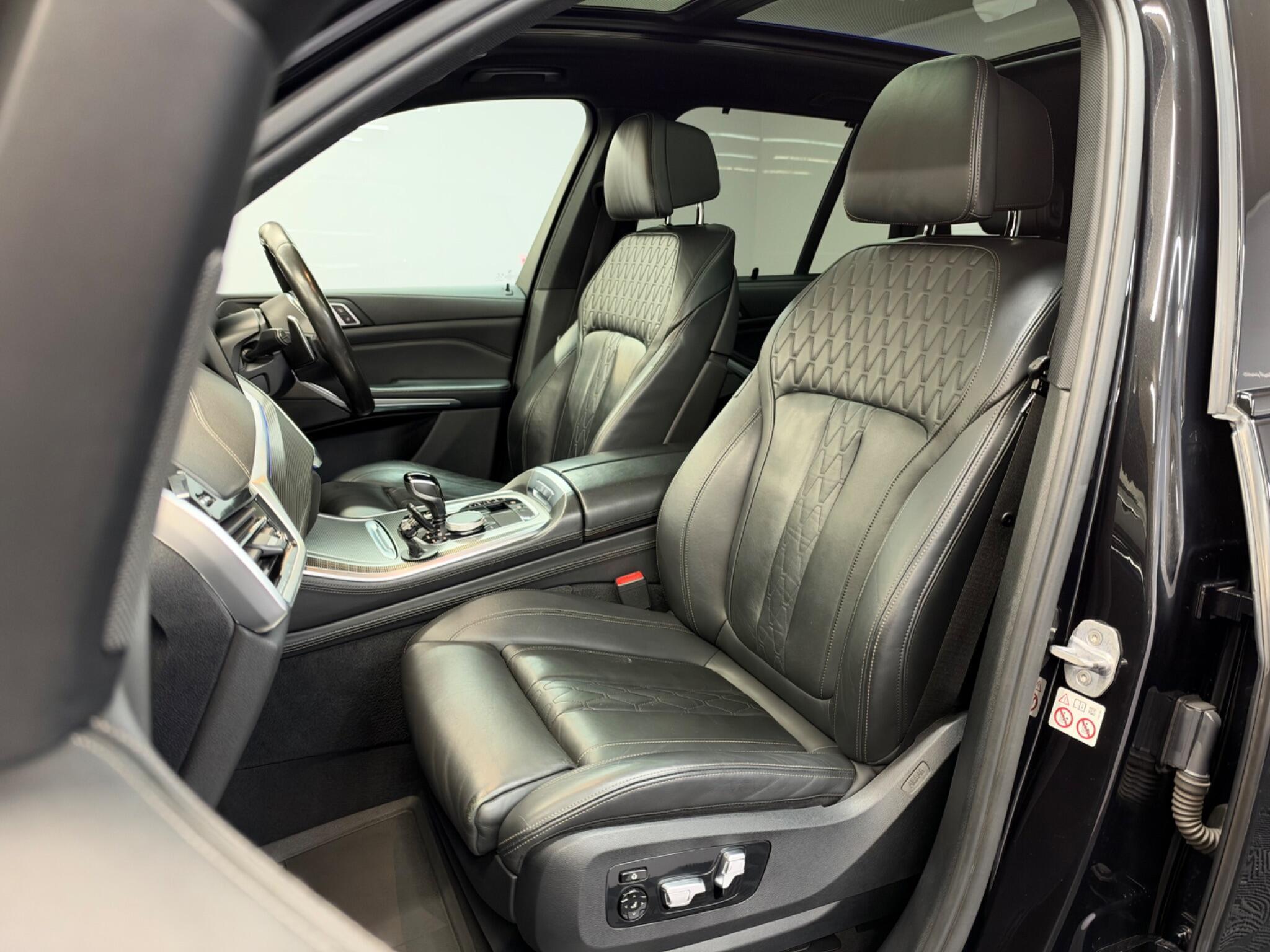 BMW X5 — image 3 of 51