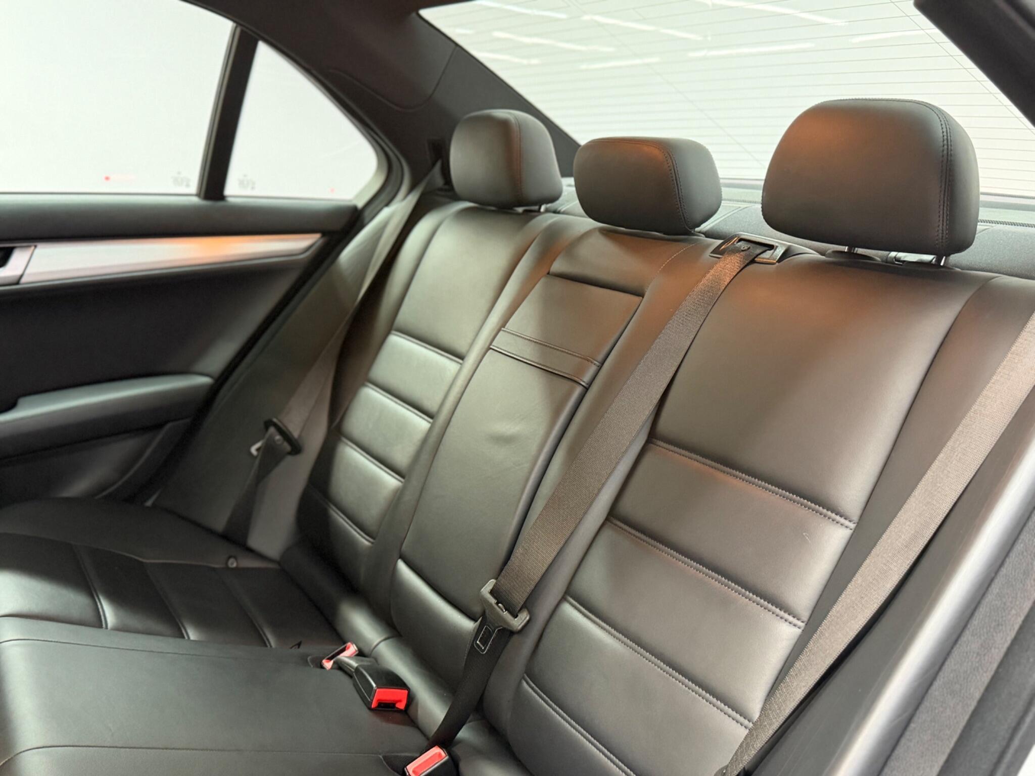 Mercedes-Benz C Class — image 19 of 32