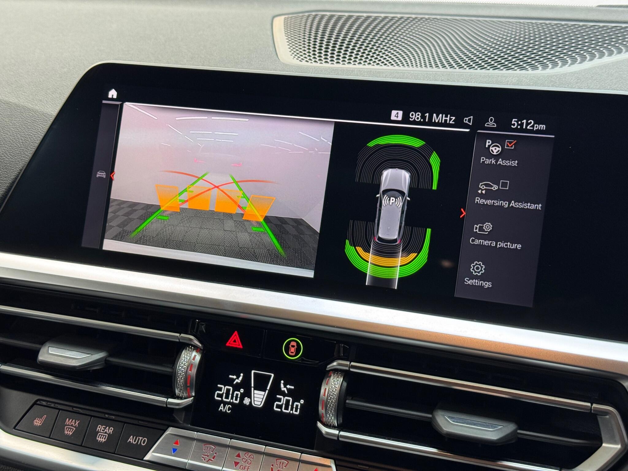 BMW 3 Series — image 24 of 38