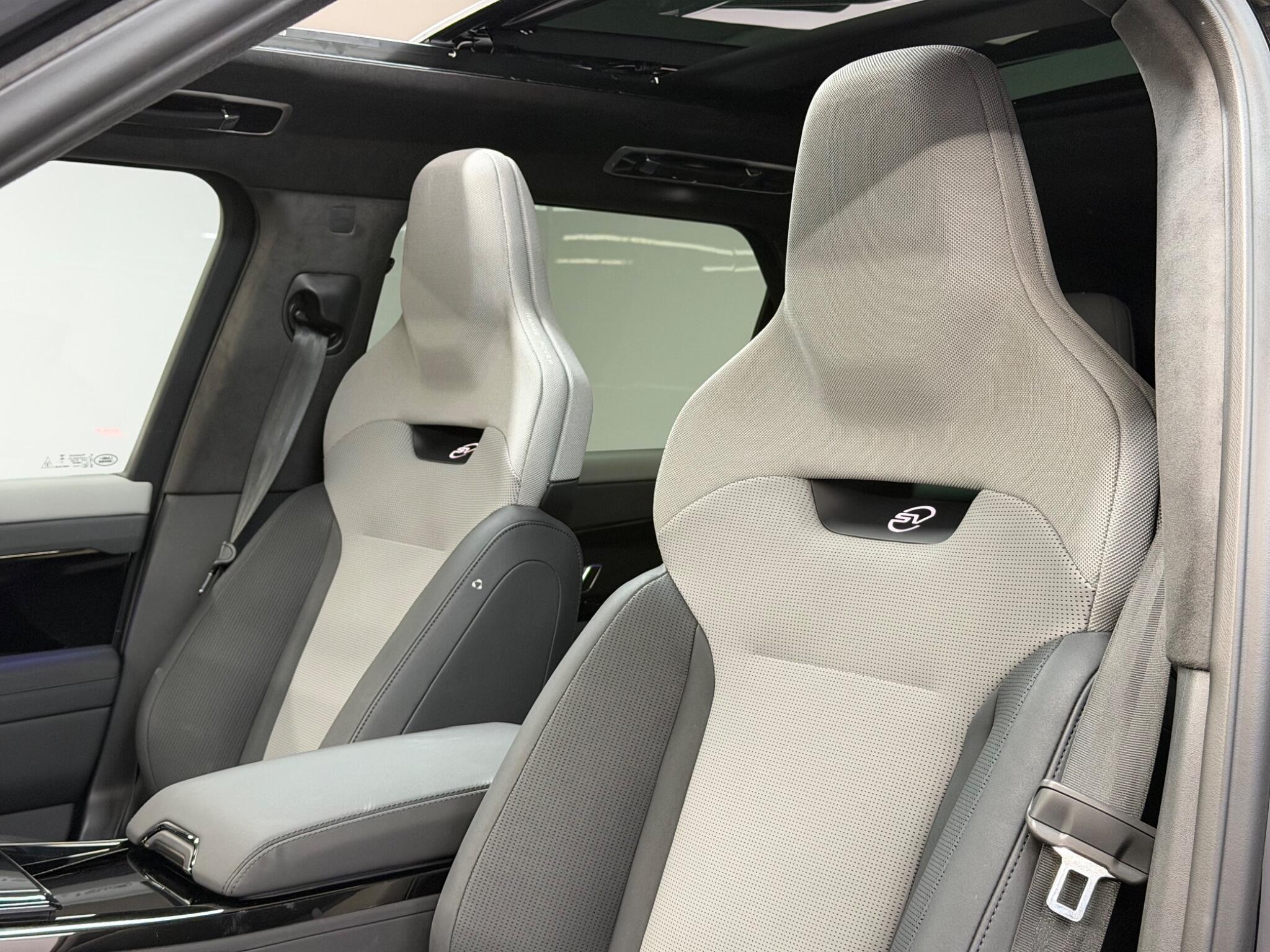 Land Rover Range Rover Sport — image 14 of 42