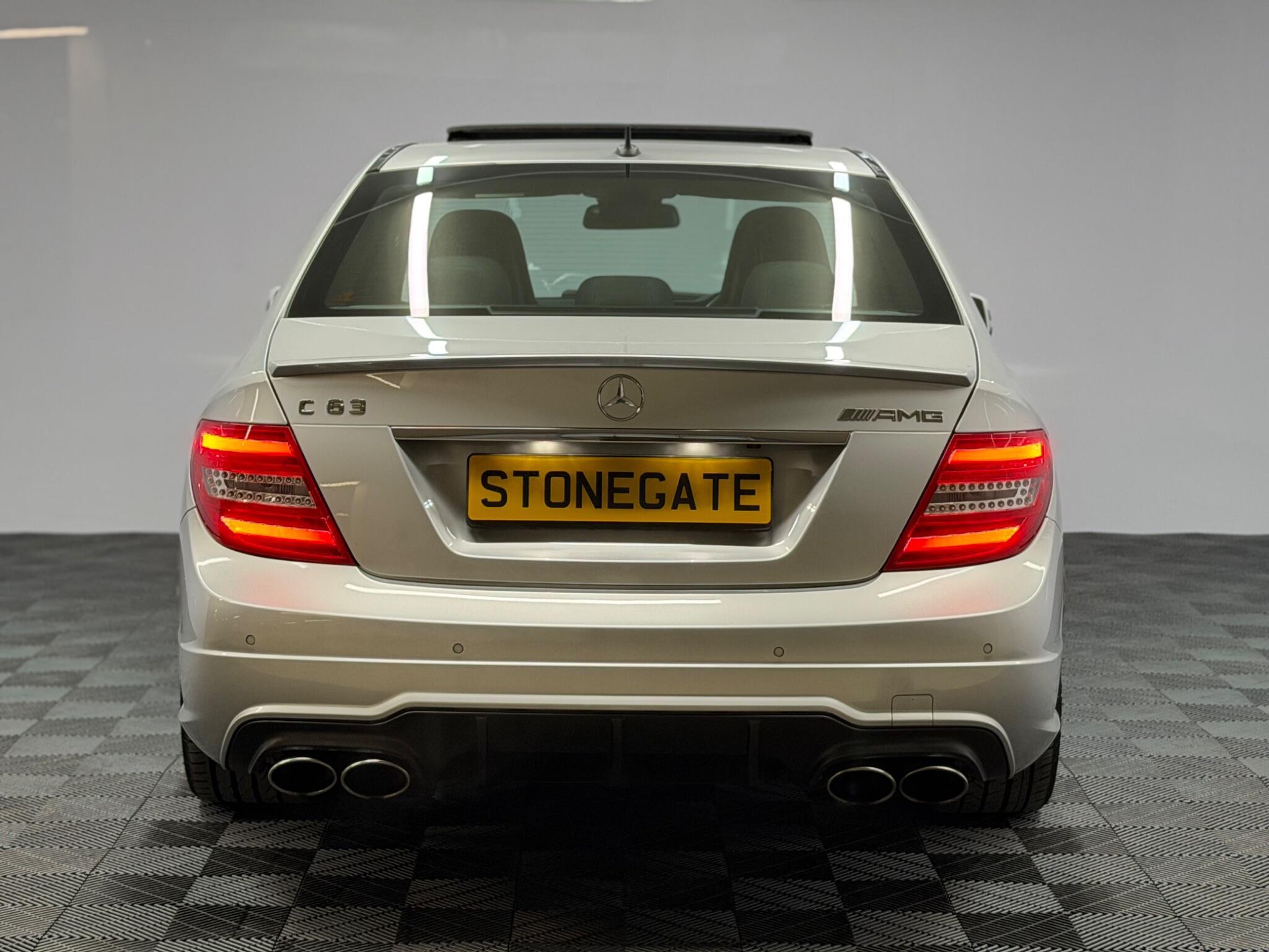 Mercedes-Benz C Class — image 8 of 32