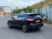 2015 Nissan Qashqai 1.5 dCi Tekna SUV 5dr Diesel Manual 2WD Euro 5 (s/s) (110 ps) - Image 10