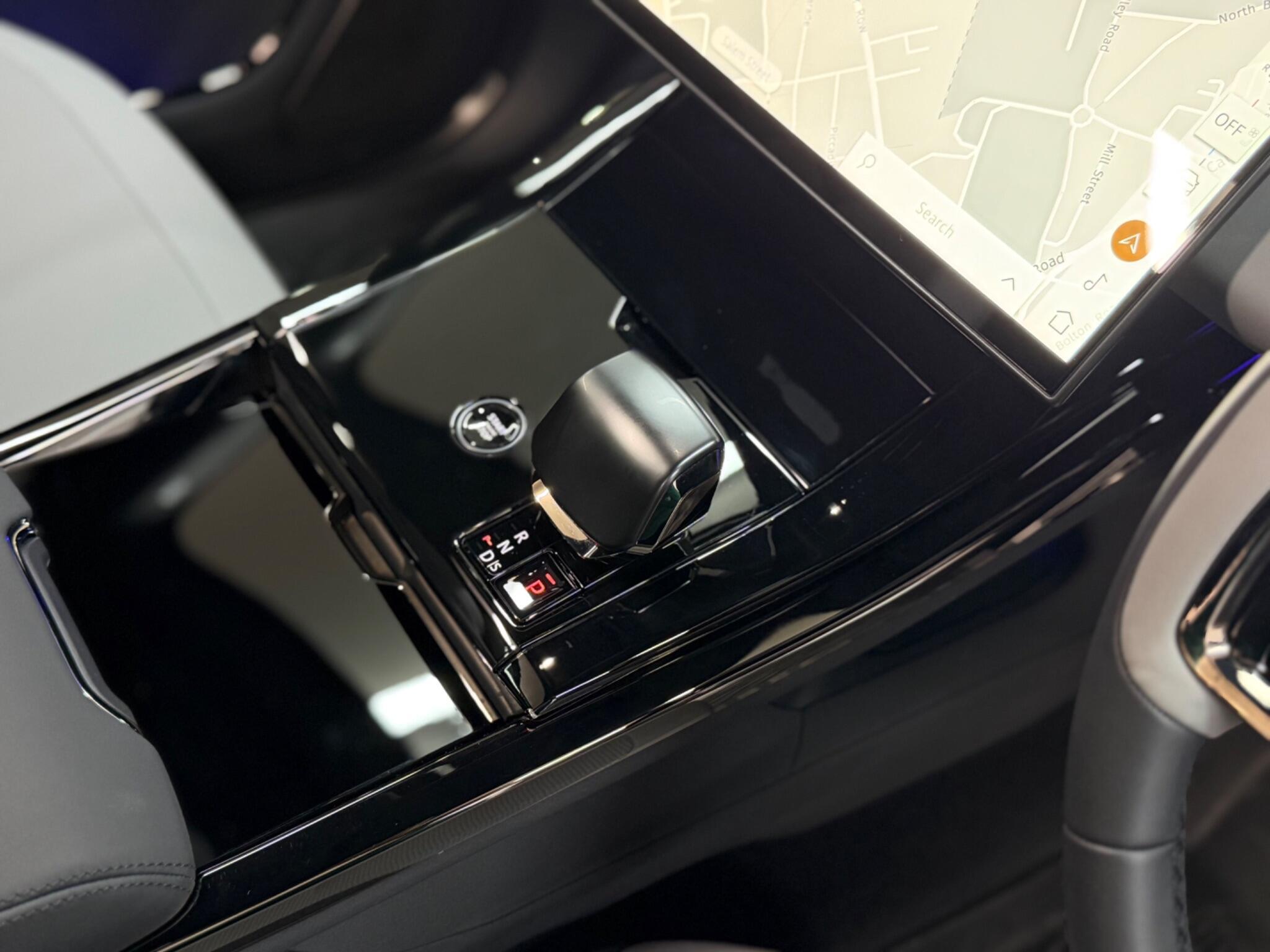 Land Rover Range Rover Sport — image 35 of 42