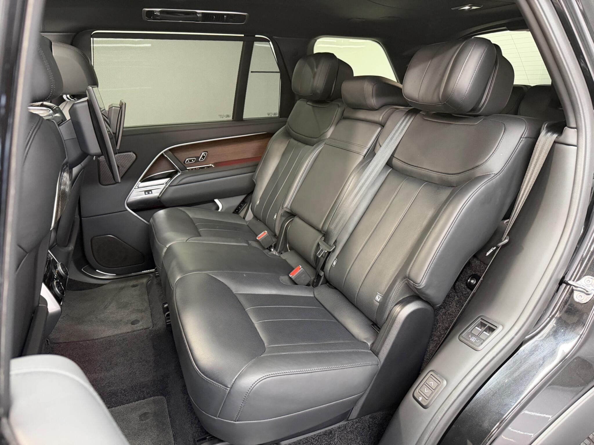 Land Rover Range Rover — image 16 of 41