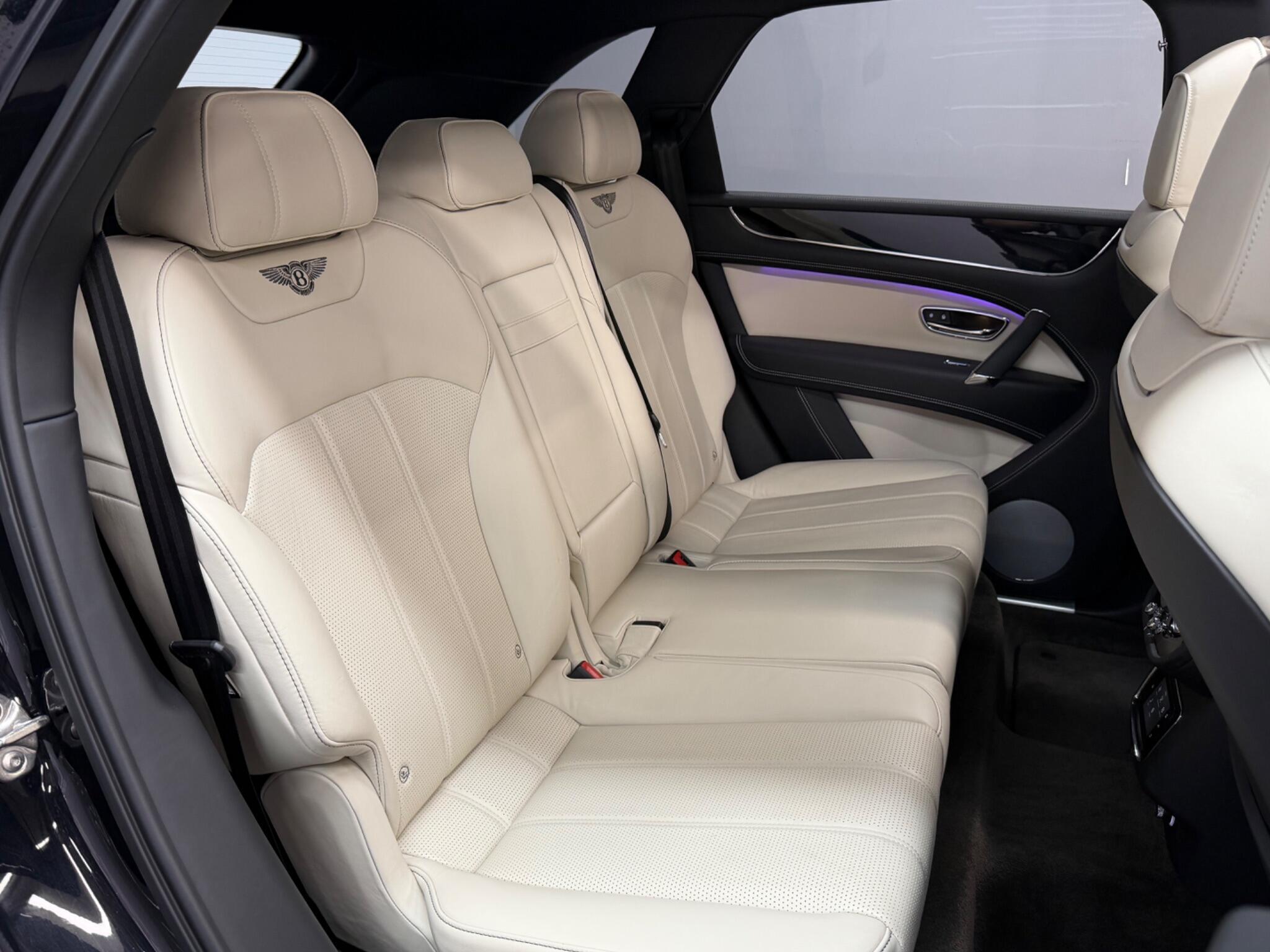 Bentley Bentayga — image 21 of 54