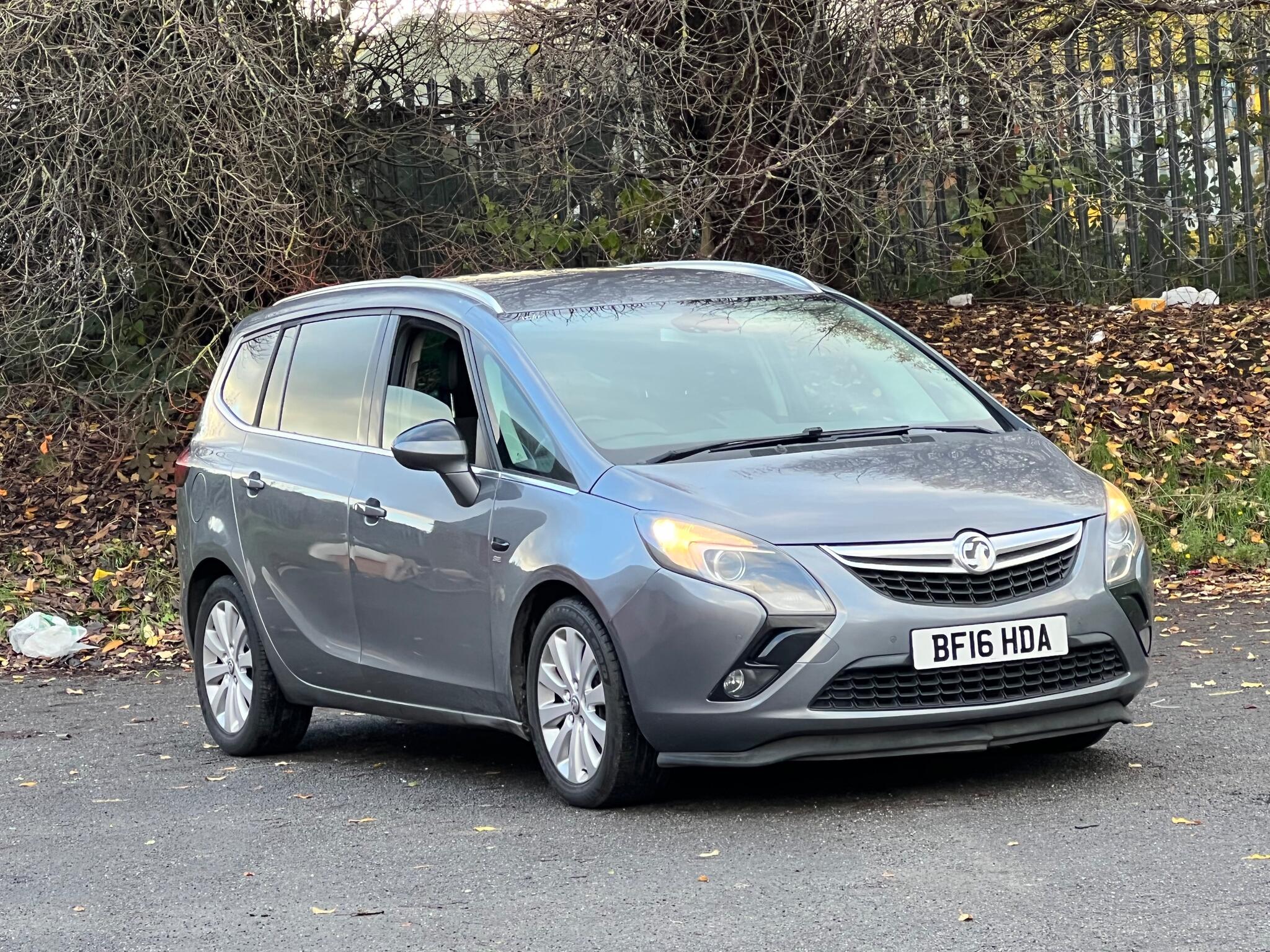 2016 Vauxhall Zafira Tourer 2.0 CDTi SE MPV 5dr Diesel Auto Euro 6 (170 ps)