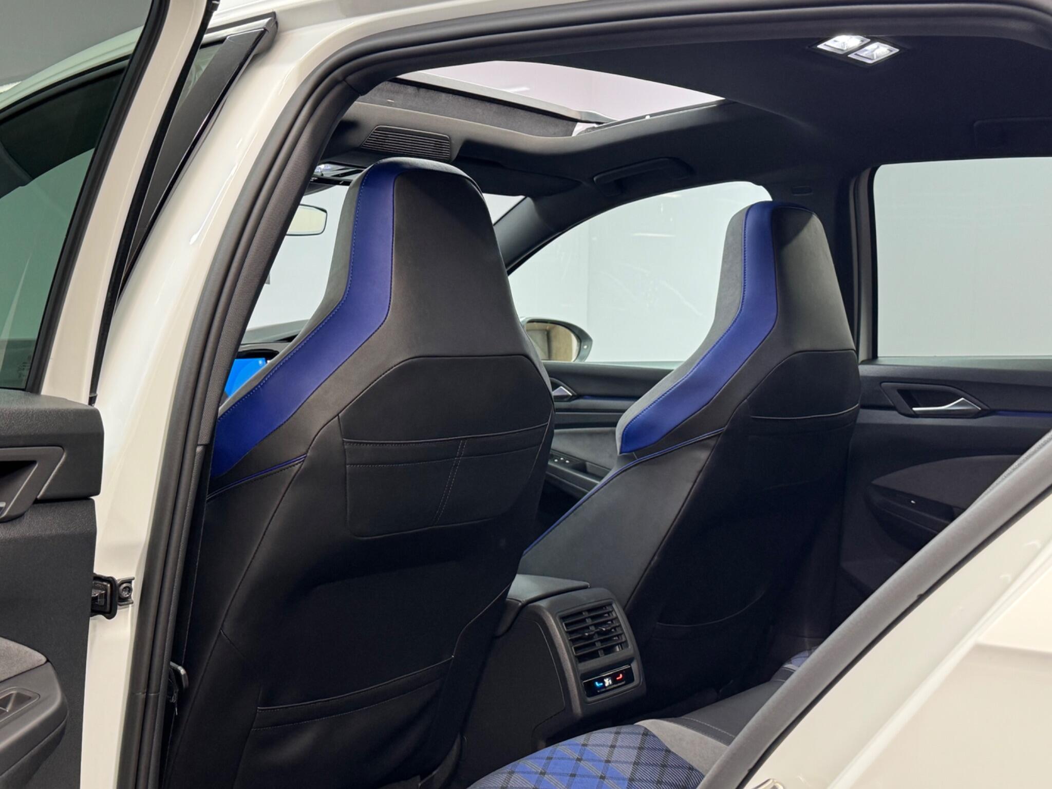 Volkswagen Golf — image 34 of 43