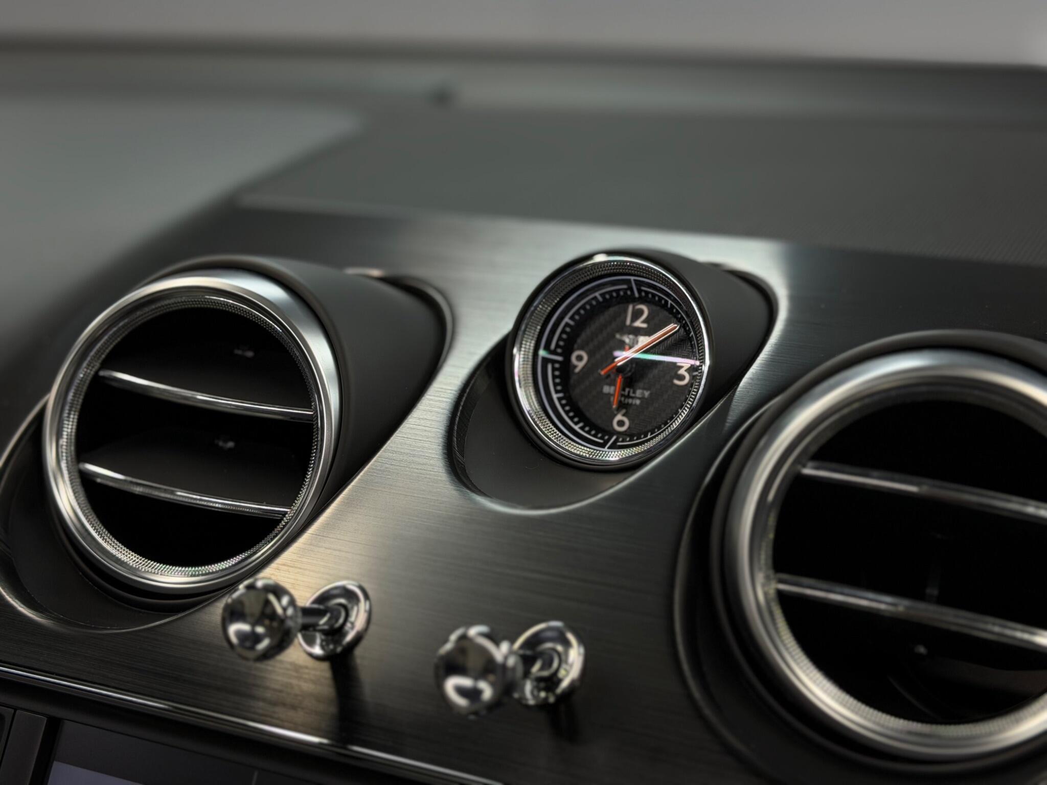 Bentley Bentayga — image 32 of 54
