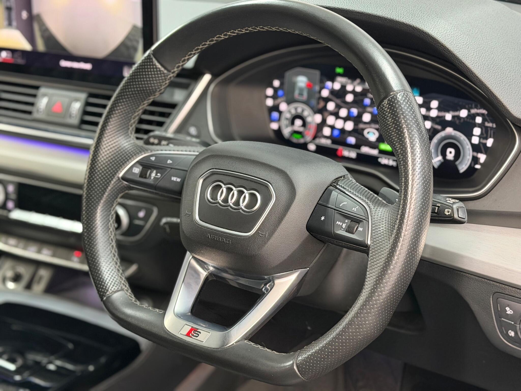 Audi Q5 — image 20 of 31
