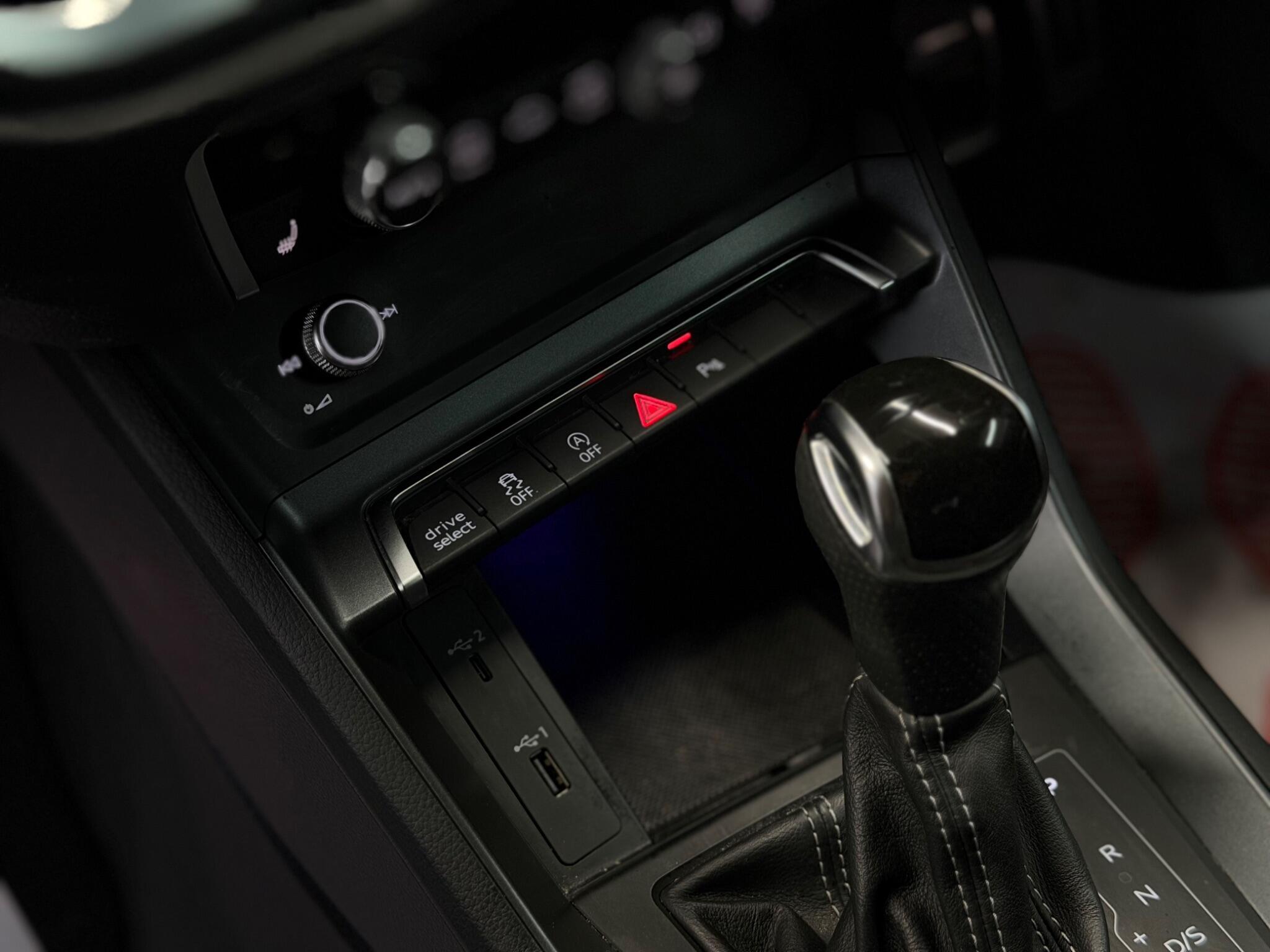 Audi Q3 — image 14 of 22