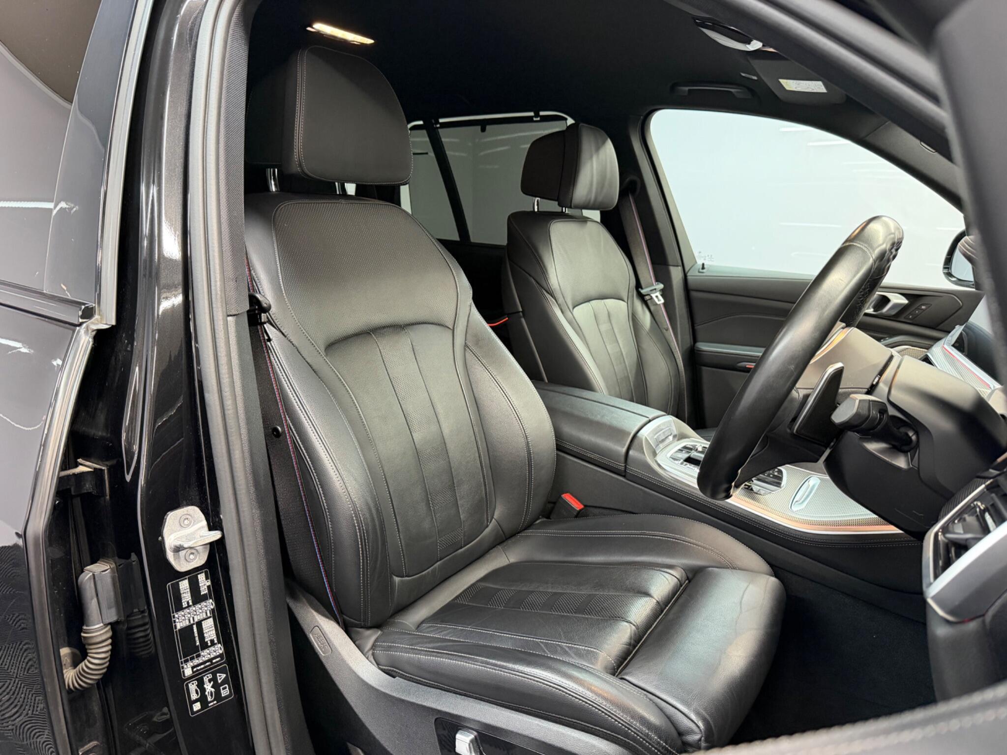 BMW X5 — image 16 of 39