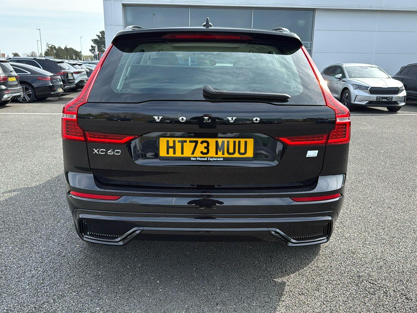 2024 Volvo XC60 2.0h T6 Recharge 18.8kWh Plus SUV 5dr Petrol Plug-in Hybrid Auto AWD Euro 6 (s/s) (350 ps)