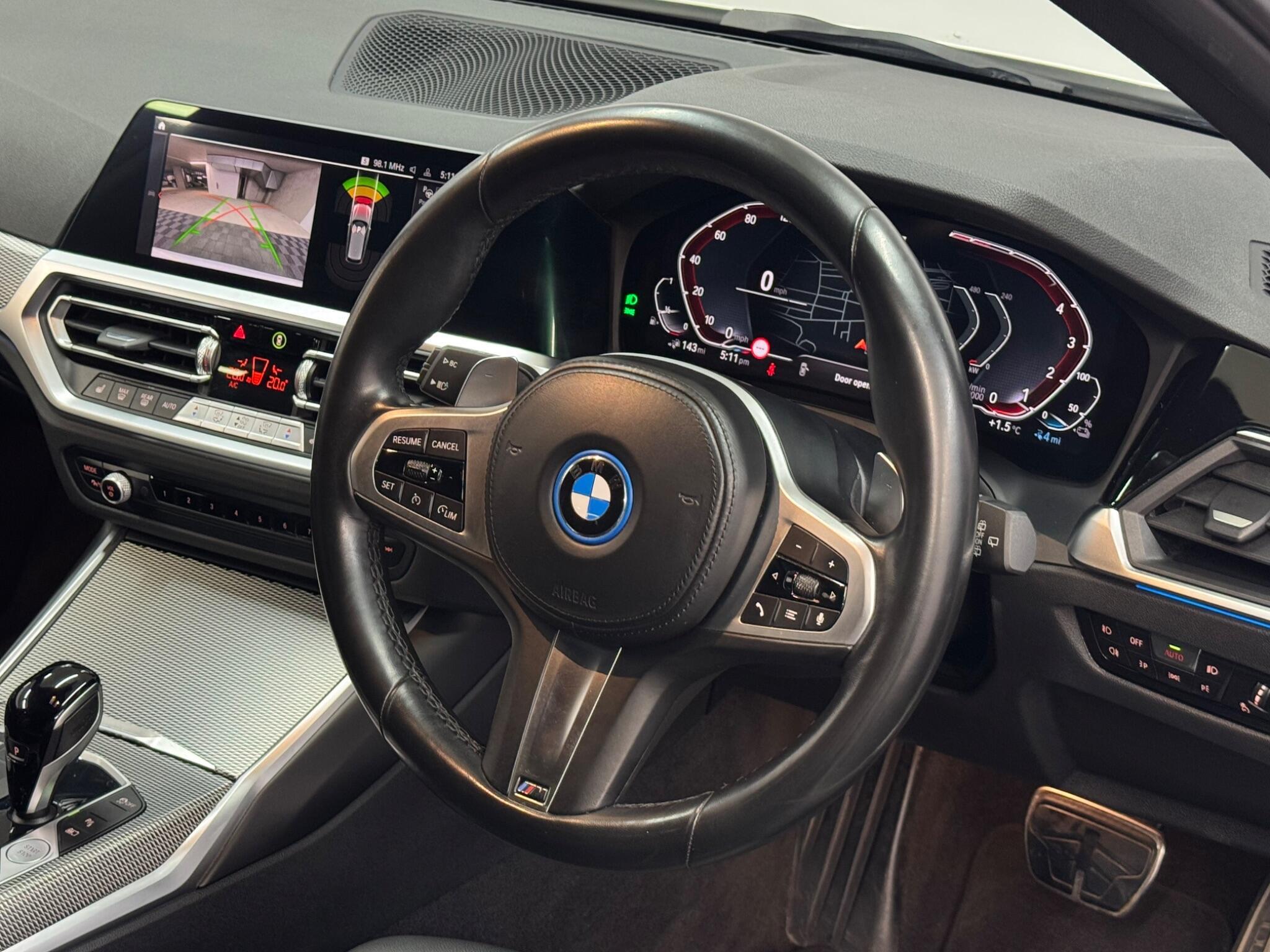 BMW 3 Series — image 21 of 38