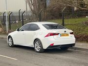 2013 Lexus IS 2.5 300h Luxury Saloon 4dr Petrol Hybrid E-CVT Euro 5 (s/s) (223 ps) - Image 9