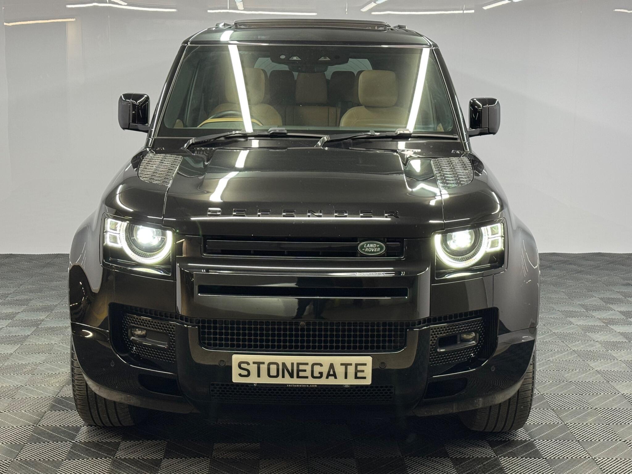 Land Rover Defender 110 — image 5 of 5