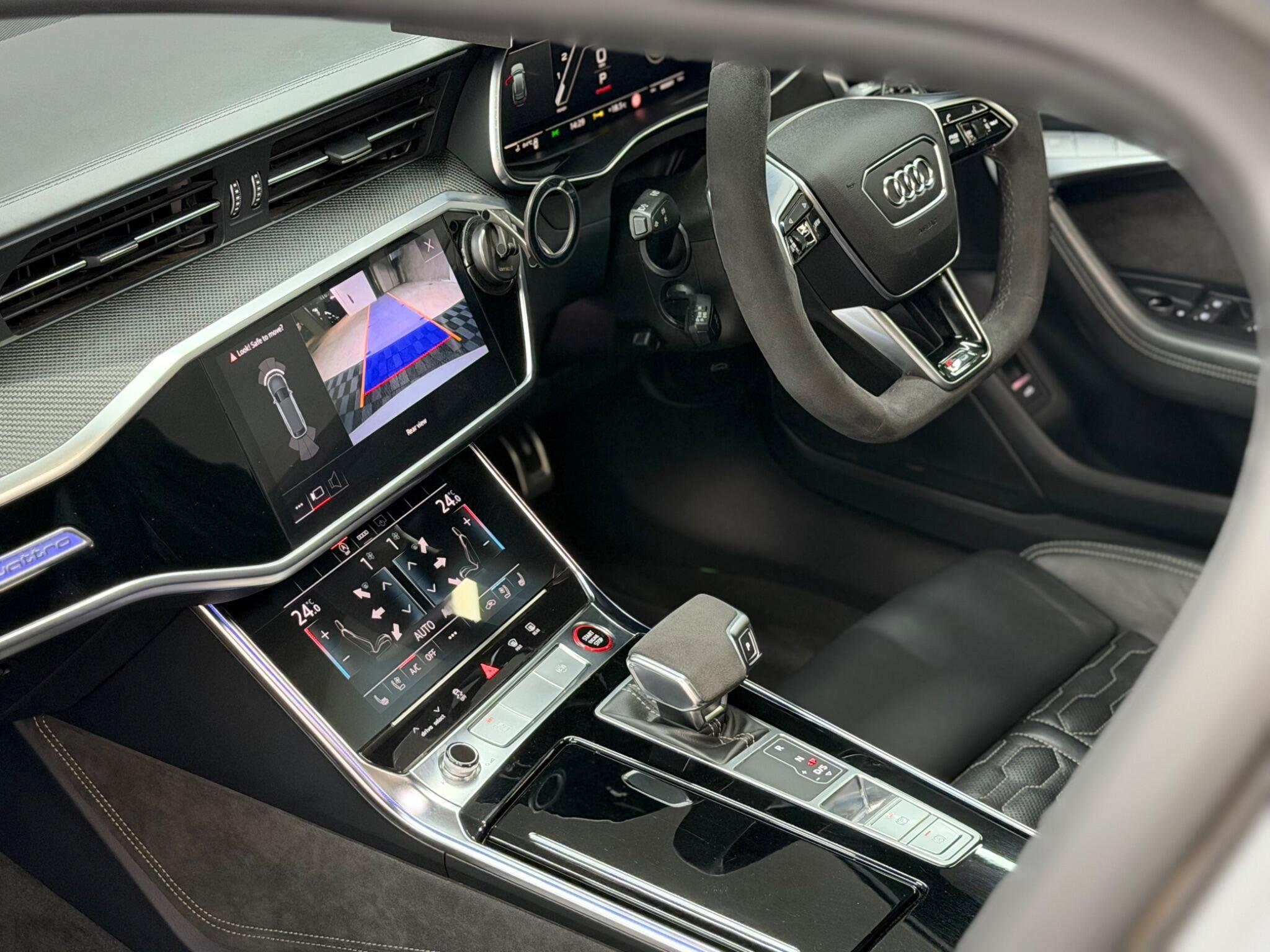 Audi RS6 Avant — image 34 of 51