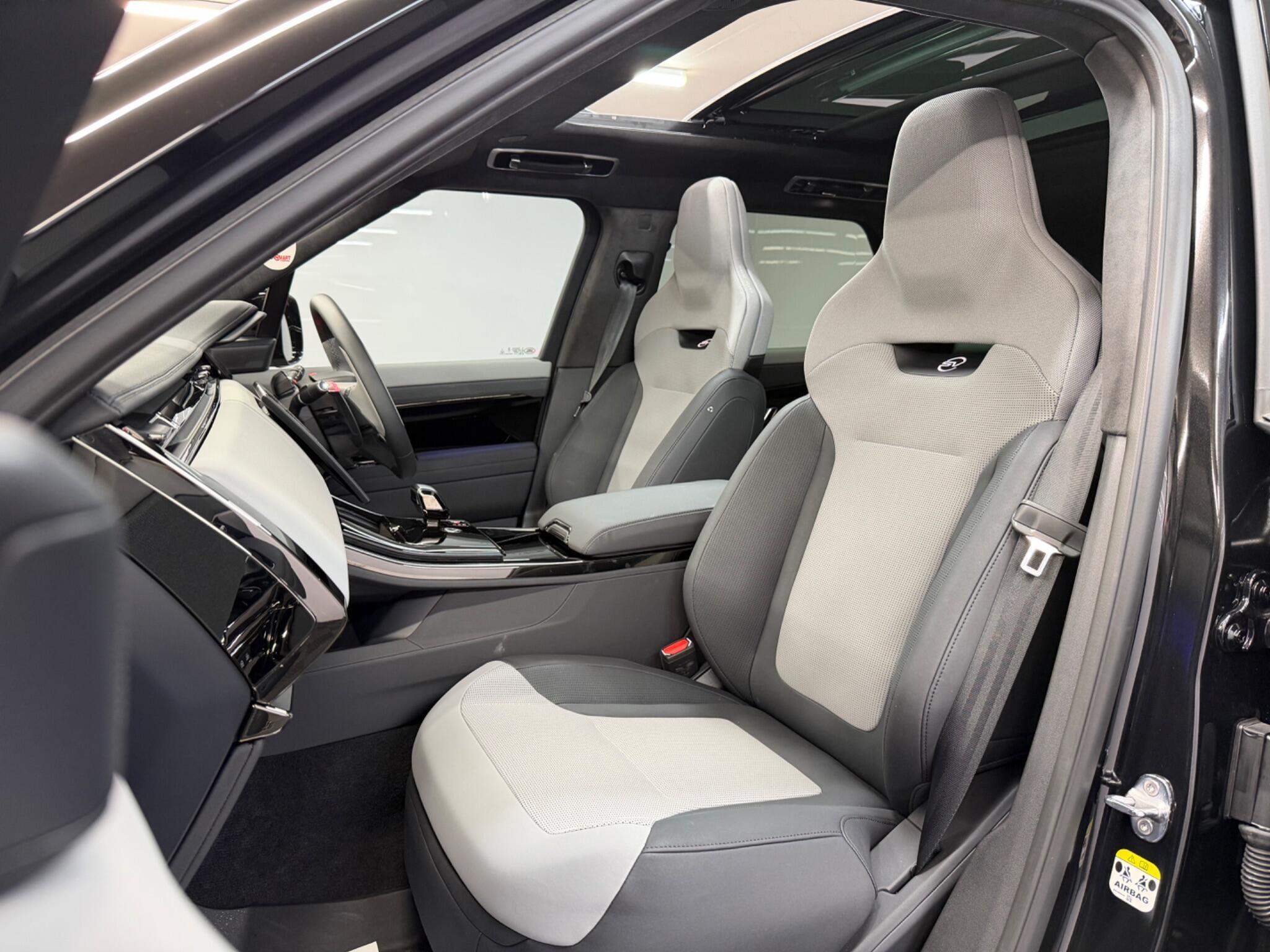 Land Rover Range Rover Sport — image 3 of 42