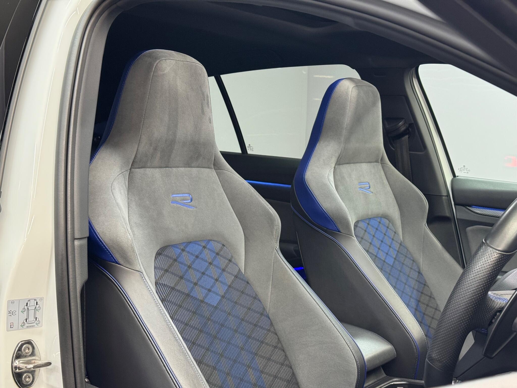 Volkswagen Golf — image 8 of 43