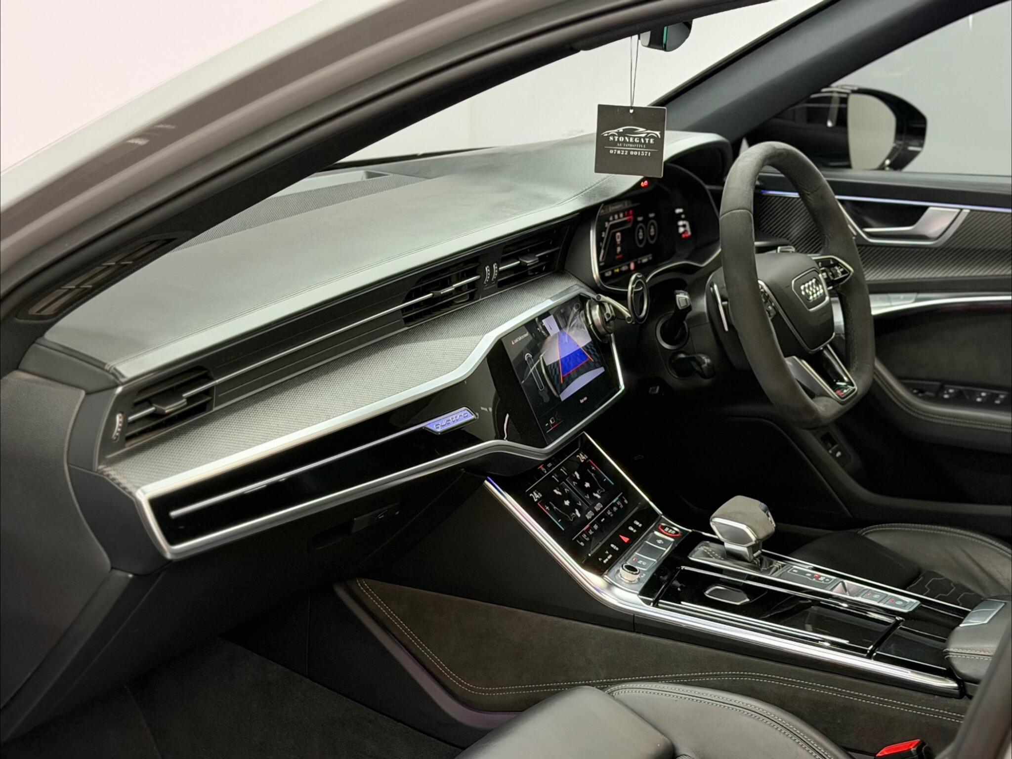 Audi RS6 Avant — image 33 of 51