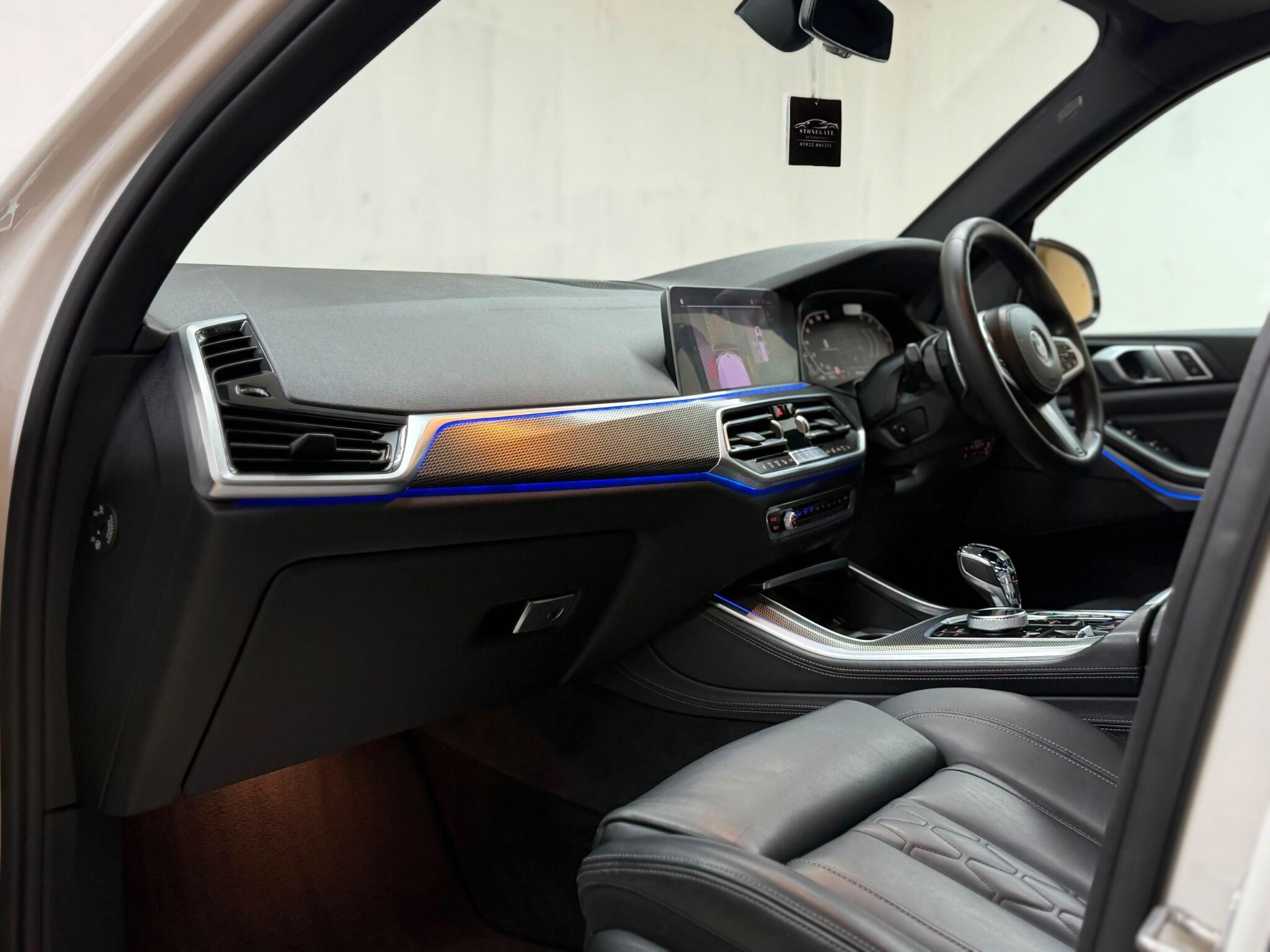 BMW X5 — image 11 of 30