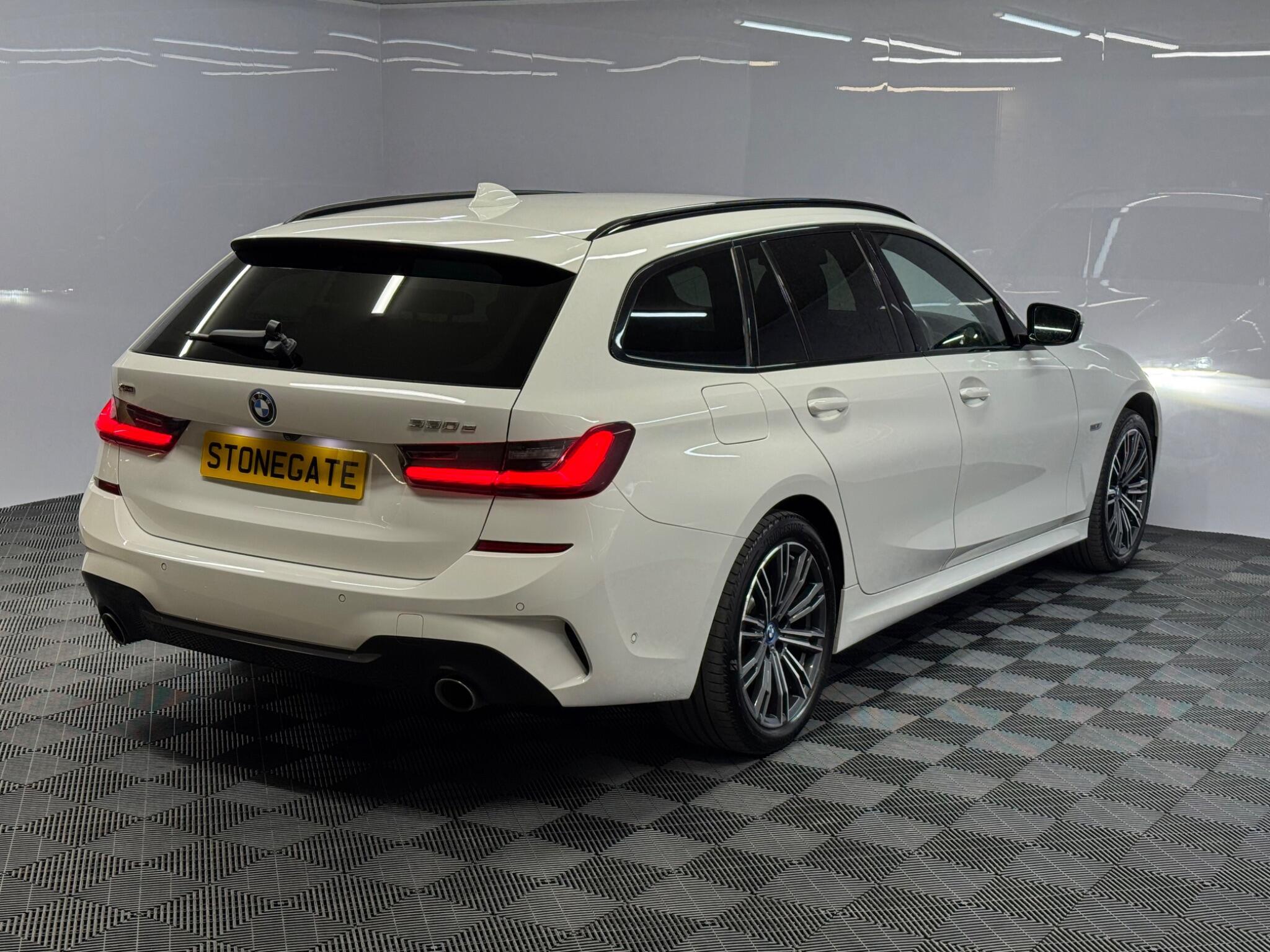 BMW 3 Series — image 8 of 38