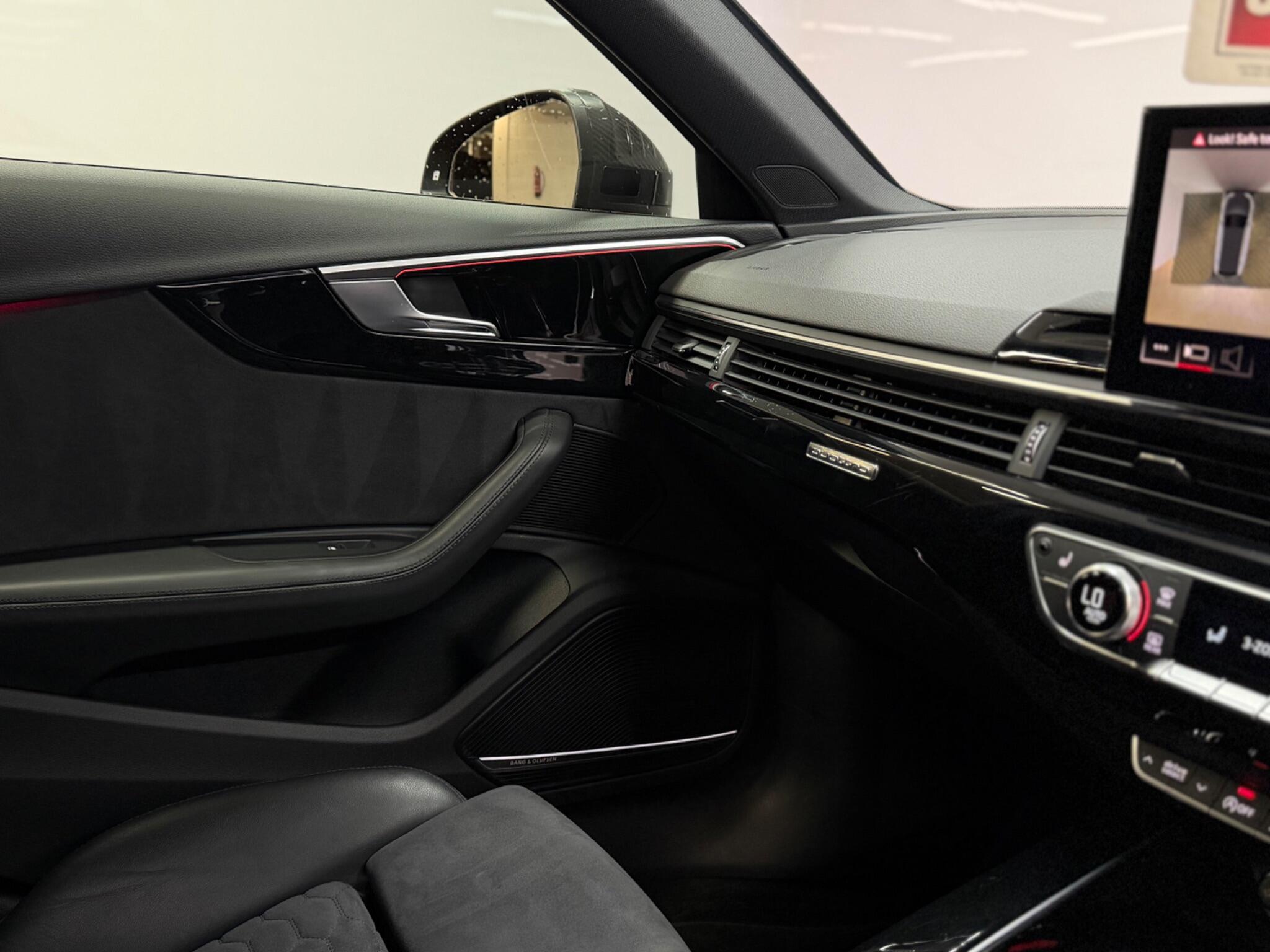 Audi RS4 Avant — image 35 of 41