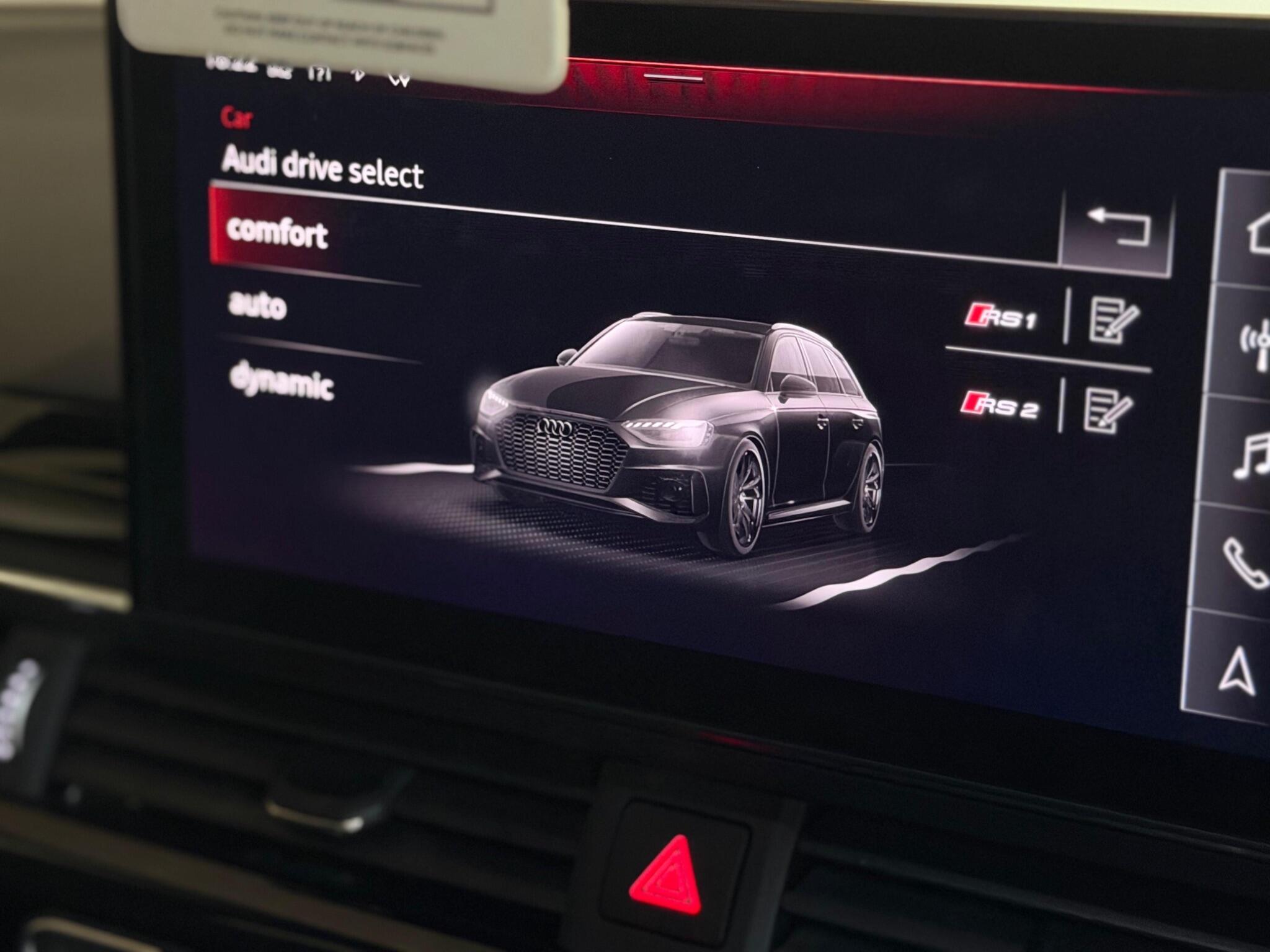 Audi RS4 Avant — image 32 of 41