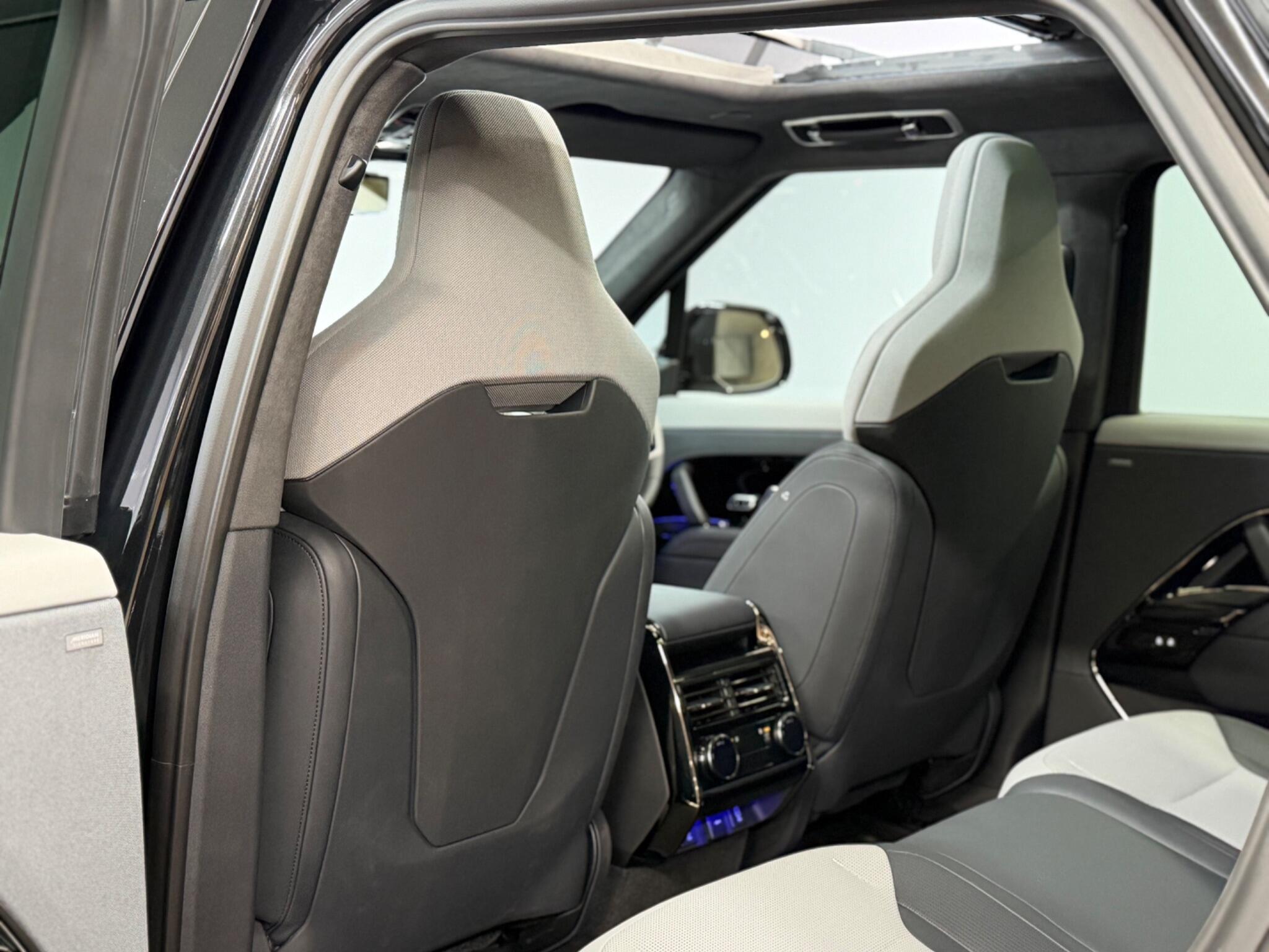 Land Rover Range Rover Sport — image 18 of 42