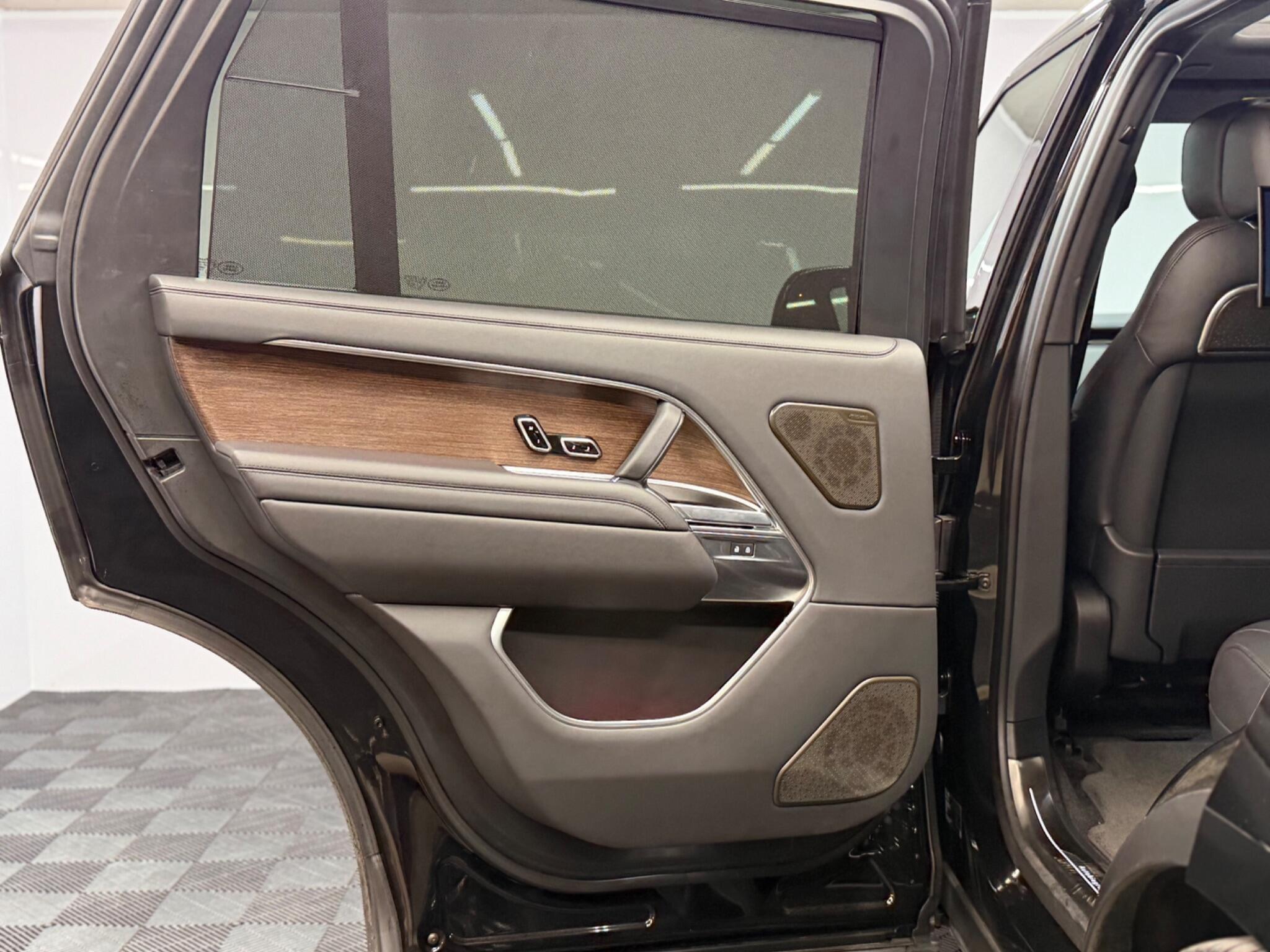 Land Rover Range Rover — image 30 of 41