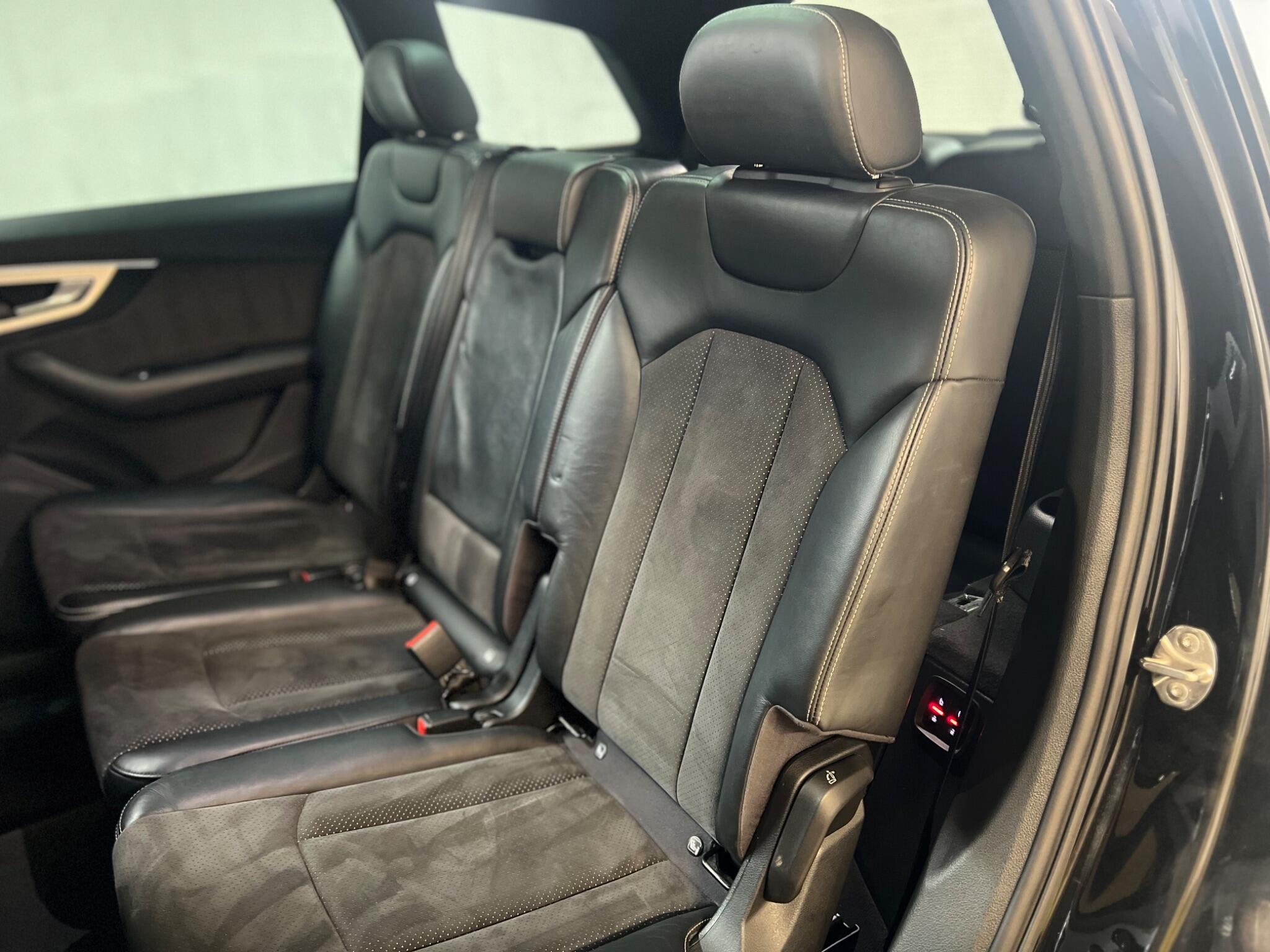 Audi Q7 — image 17 of 39