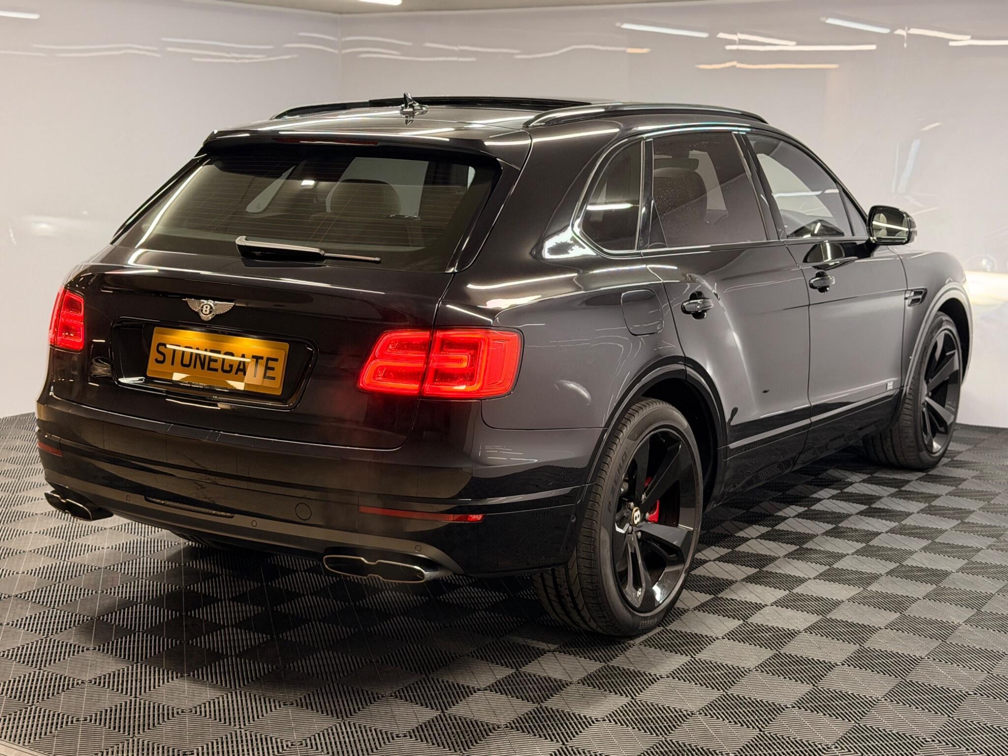 Bentley Bentayga — image 9 of 54