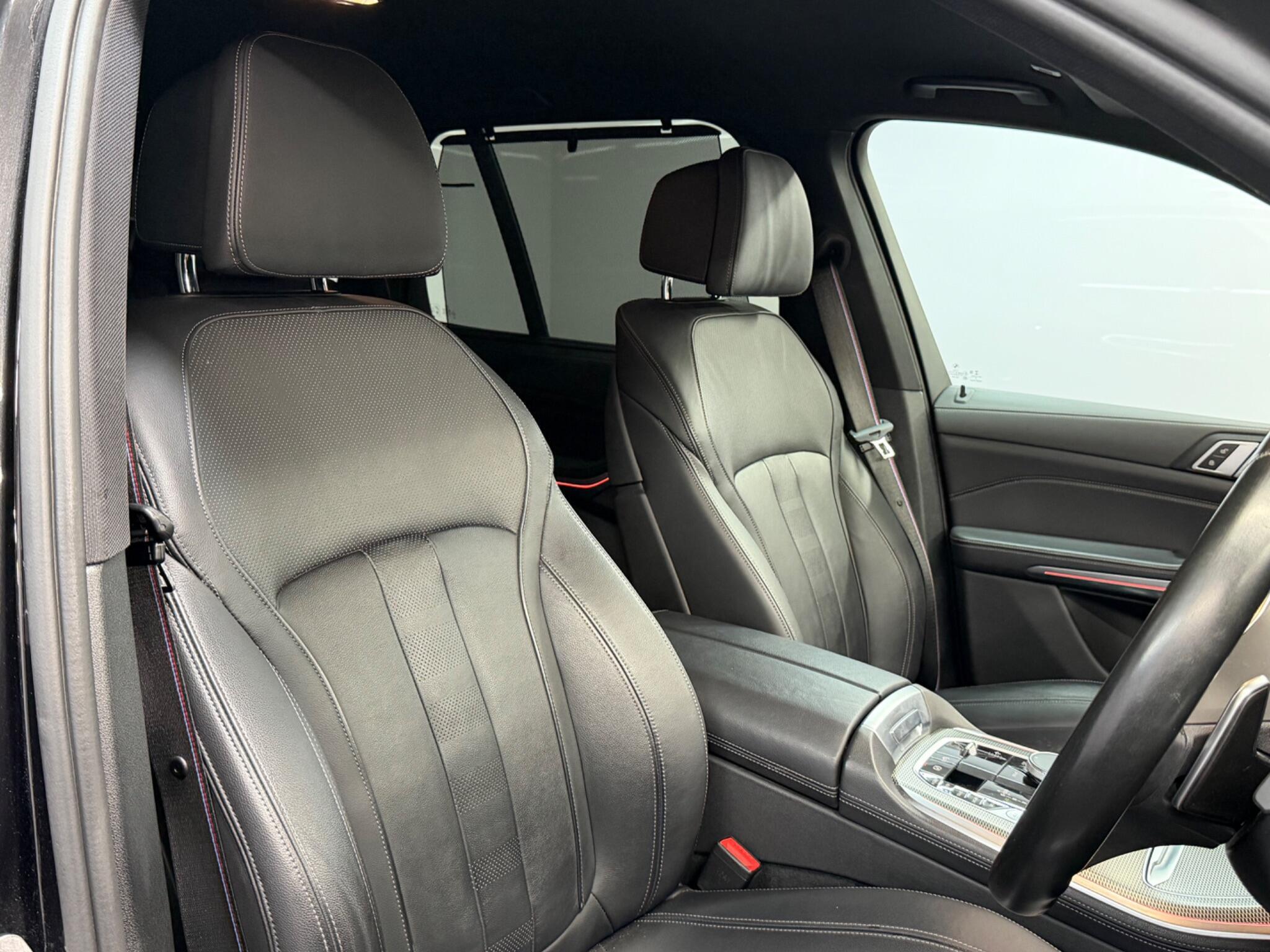 BMW X5 — image 17 of 39