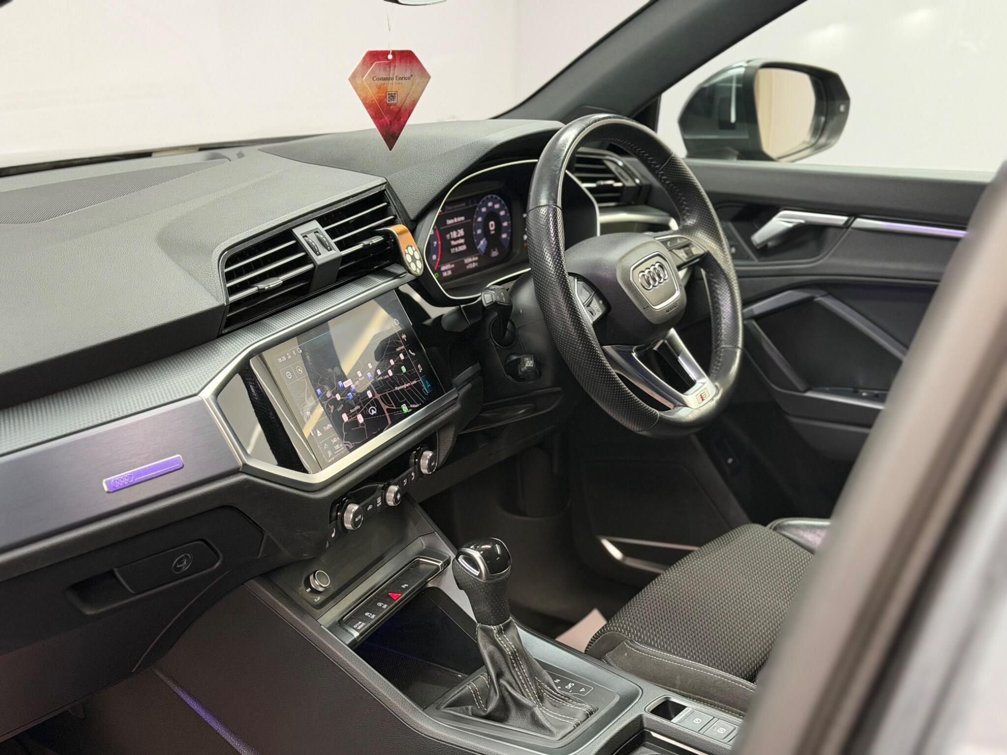 Audi Q3 — image 10 of 22