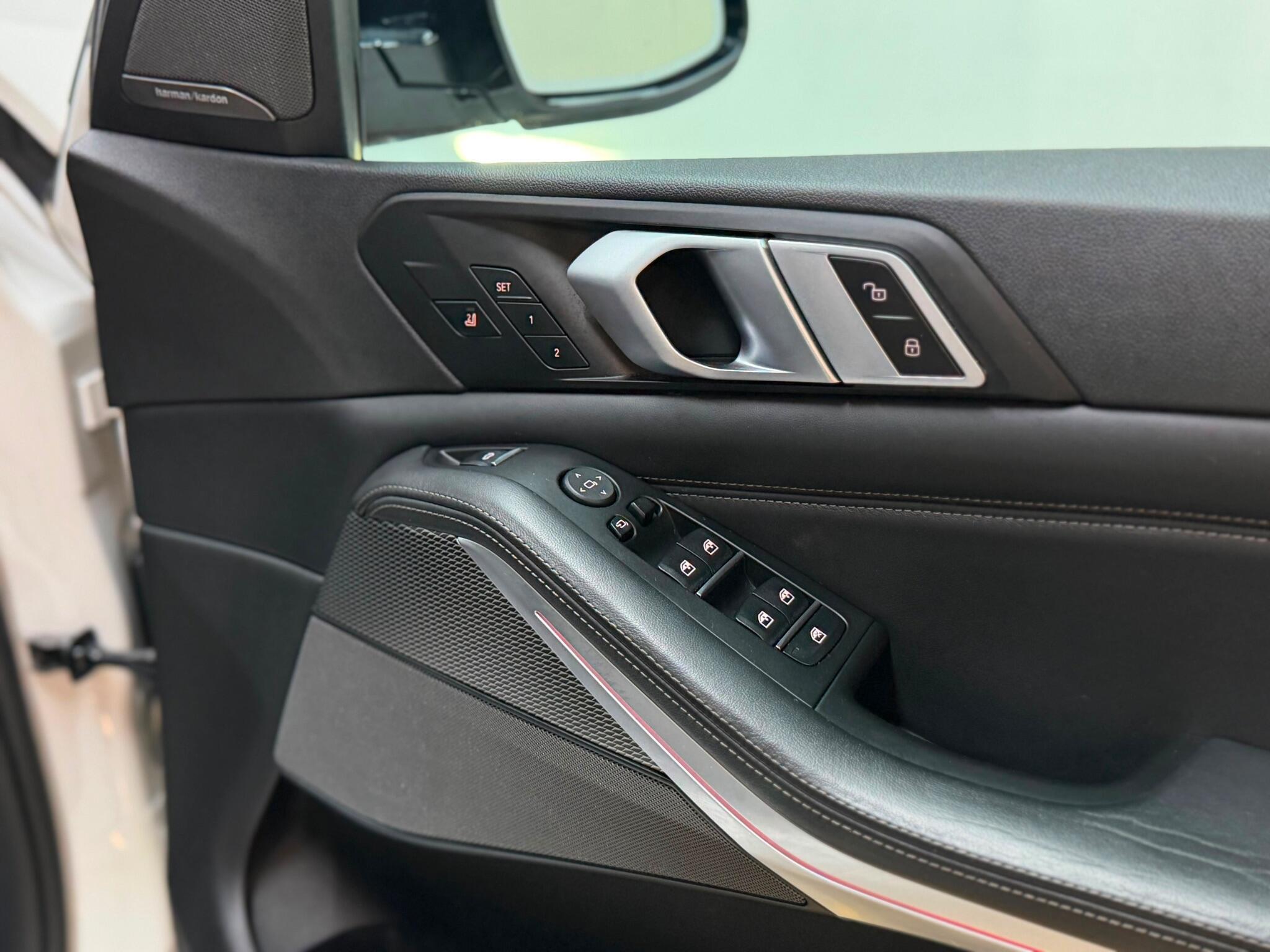BMW X5 — image 18 of 30