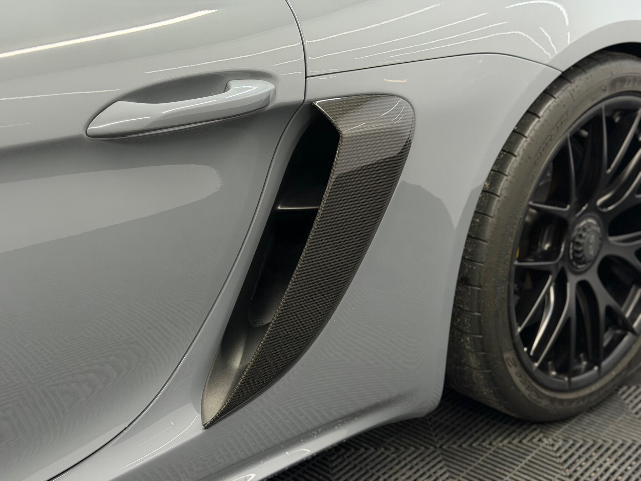 Porsche 718 Cayman — image 17 of 48