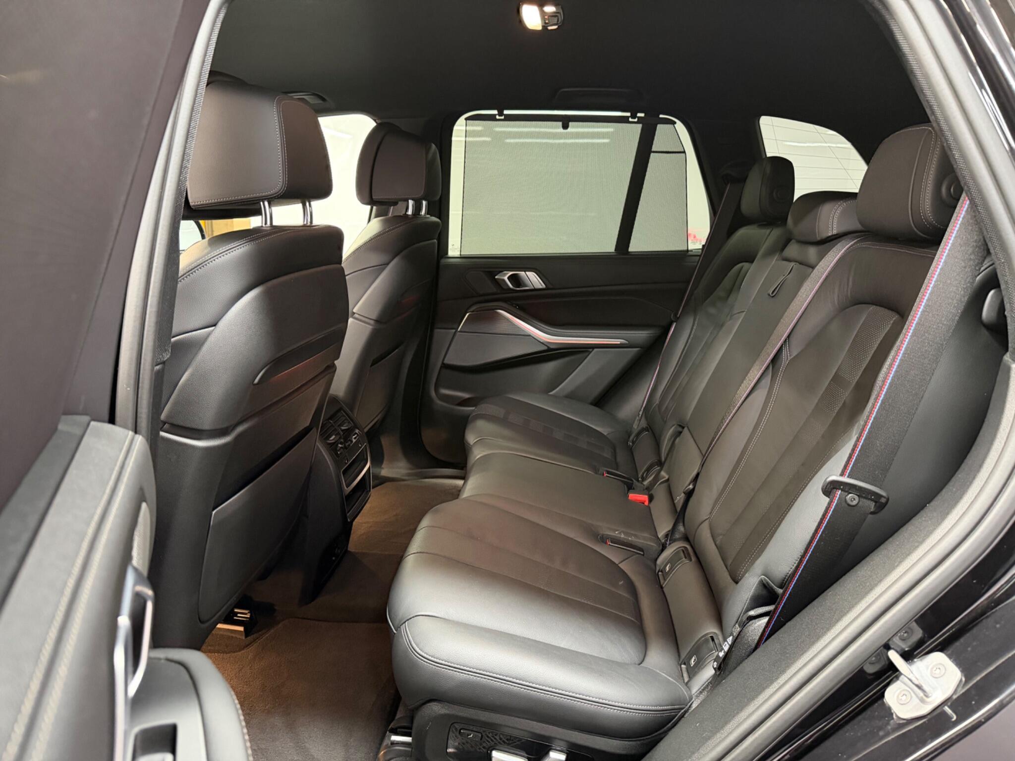 BMW X5 — image 21 of 39