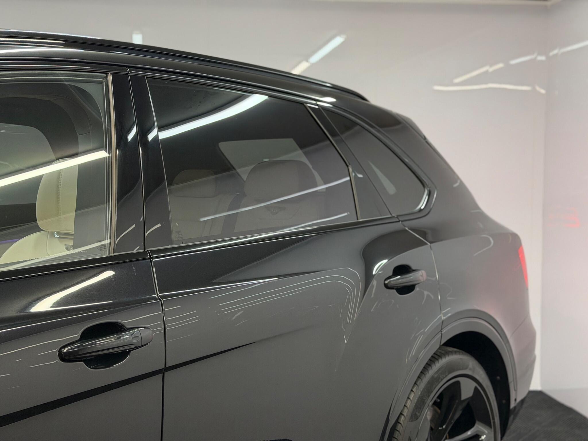 Bentley Bentayga — image 13 of 54