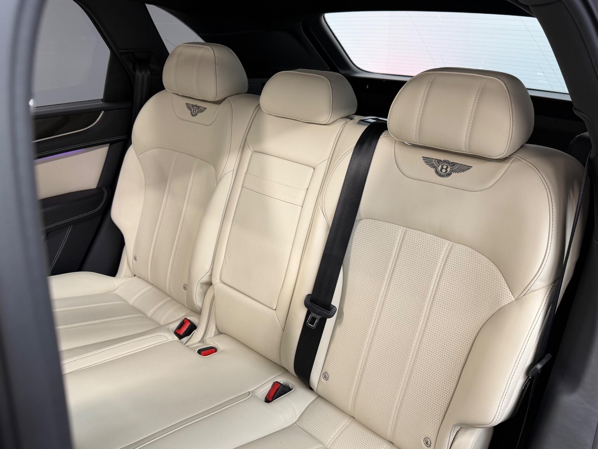 Bentley Bentayga — image 20 of 54