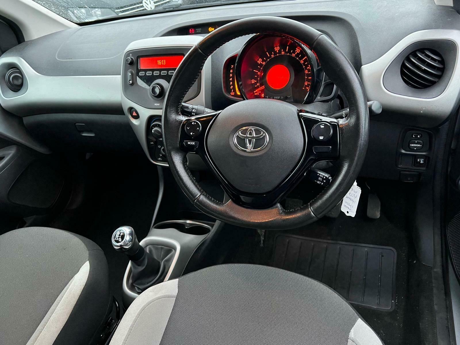 2017 Toyota AYGO 1.0 VVT-i x-play Hatchback 5dr Petrol Manual Euro 6 (68 ps)