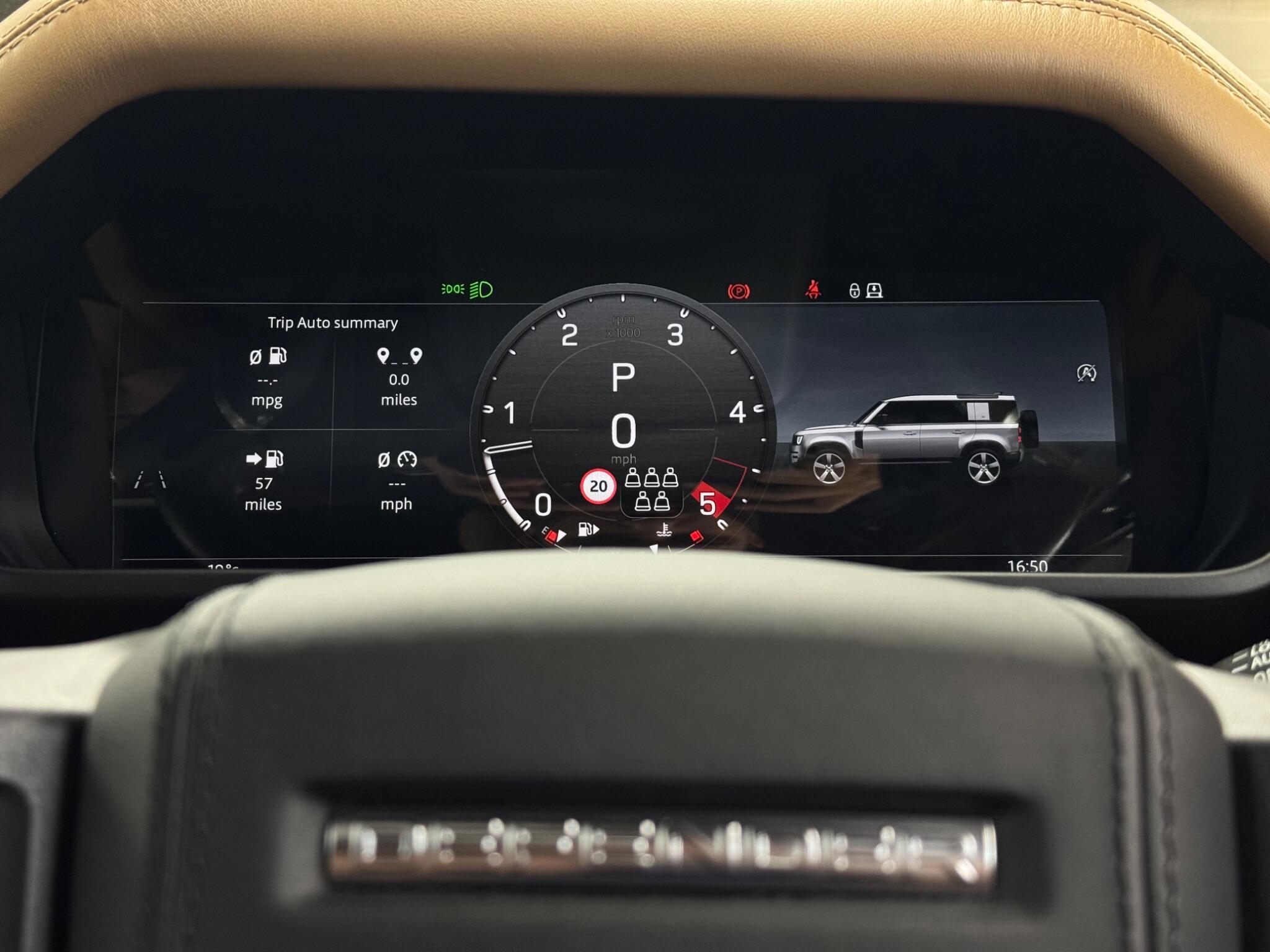 Land Rover Defender 110 — image 39 of 41