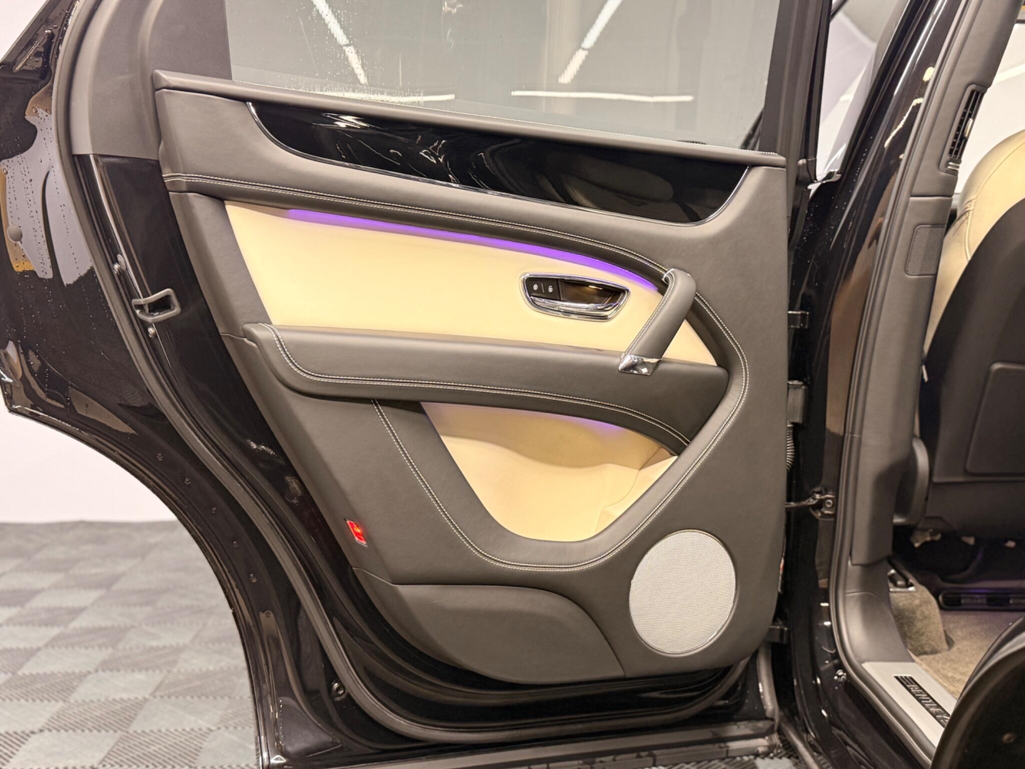 Bentley Bentayga — image 52 of 54