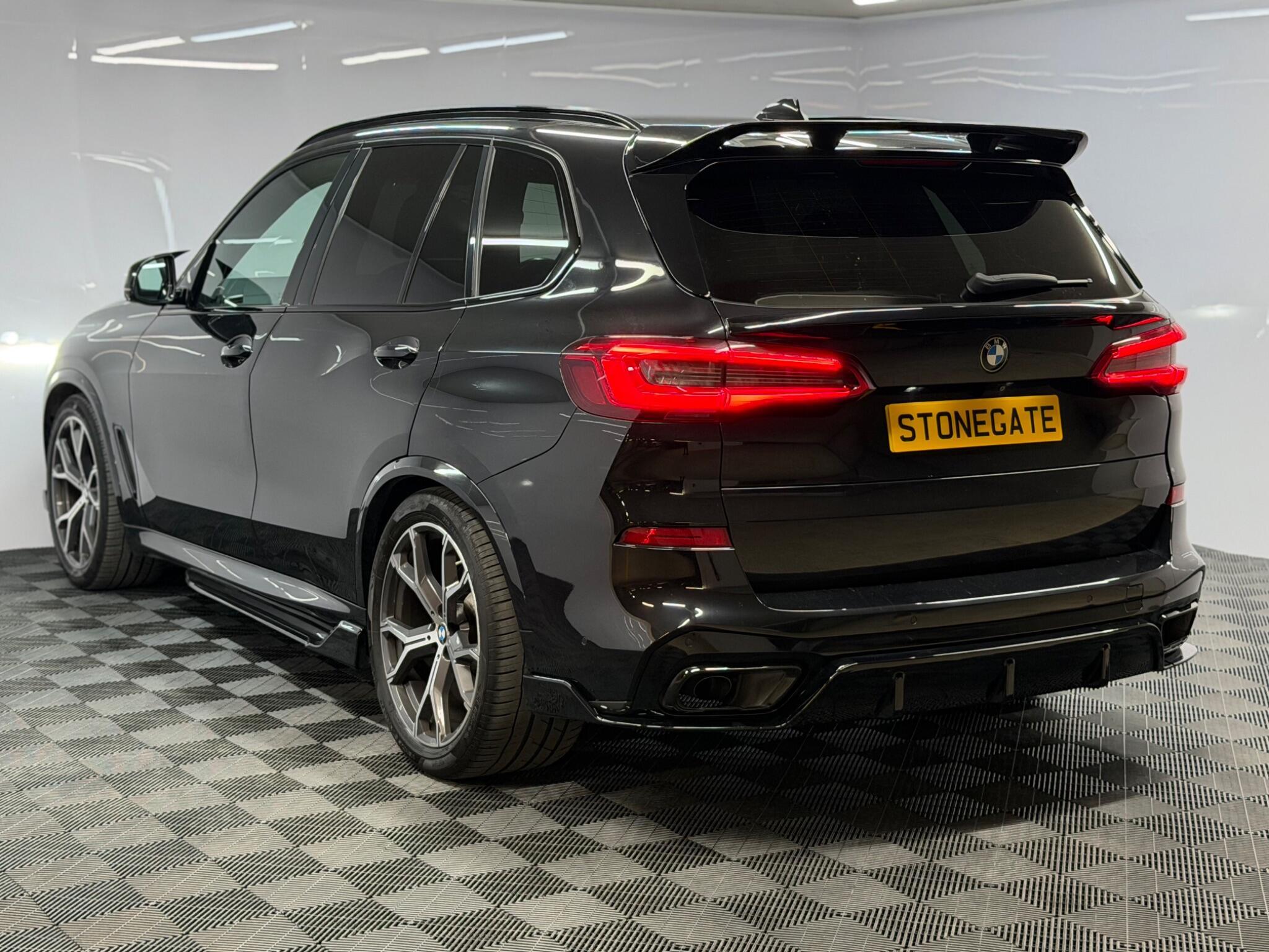 BMW X5 — image 2 of 39