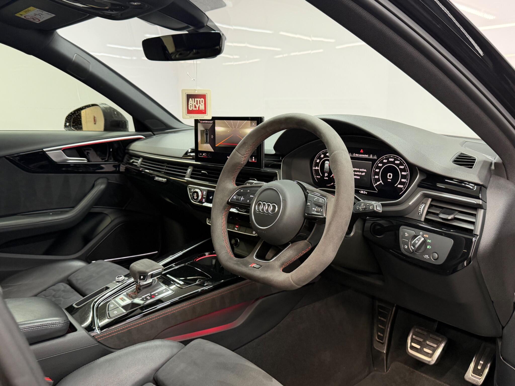 Audi RS4 Avant — image 26 of 41