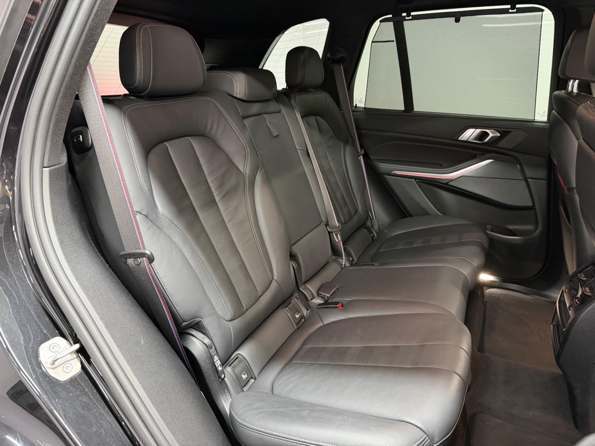 BMW X5 — image 19 of 39