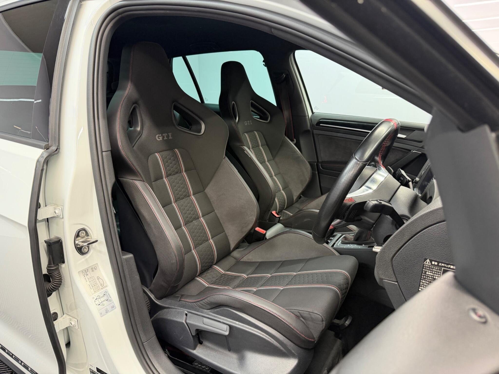 Volkswagen Golf — image 16 of 37