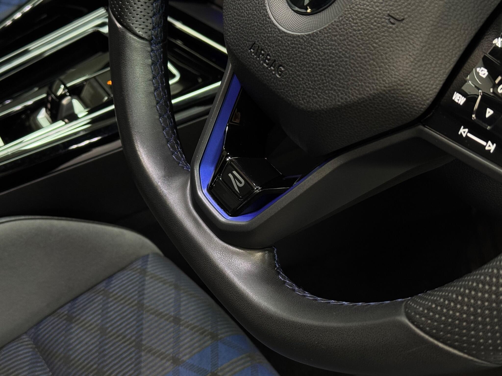 Volkswagen Golf — image 23 of 43