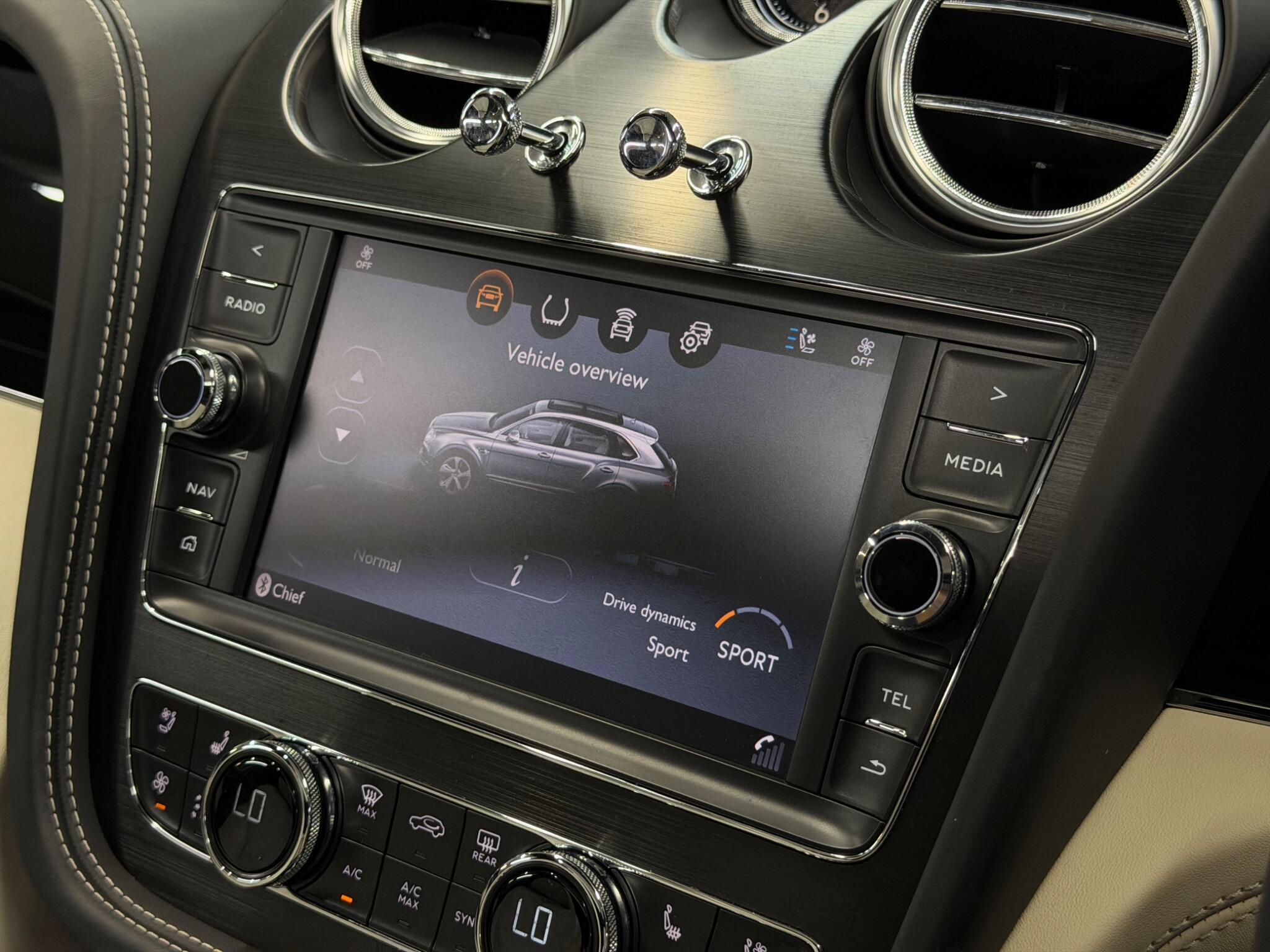 Bentley Bentayga — image 28 of 54