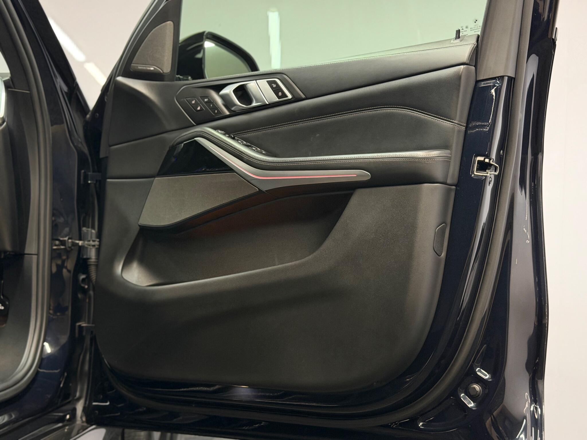 BMW X5 — image 43 of 47